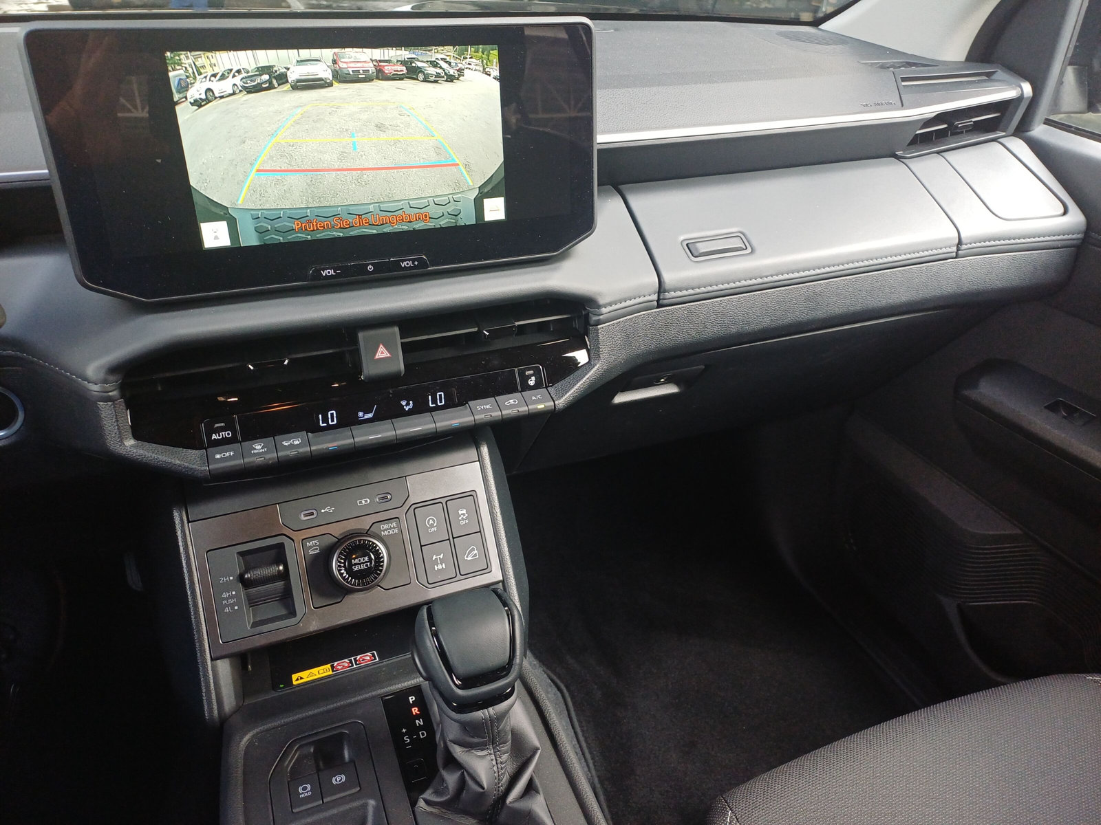 TOYOTA Hilux Double Cab.-Pick-up 2.8 D-4D MHEV 204 Advanced-image-6