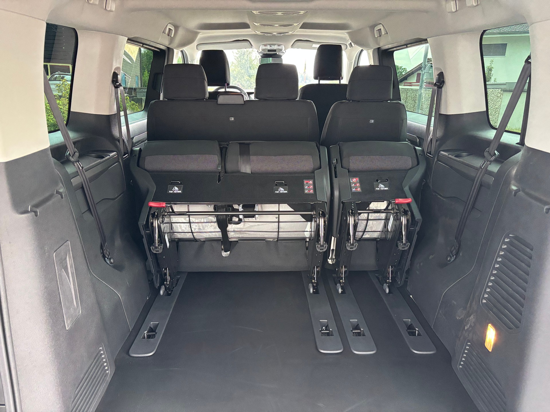 PEUGEOT Traveller Family Edition Standard EAT8-image-5
