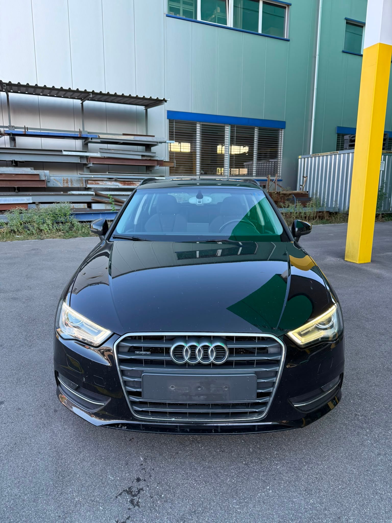 AUDI A3 Sportback 2.0 TDI Ambition quattro-image-1