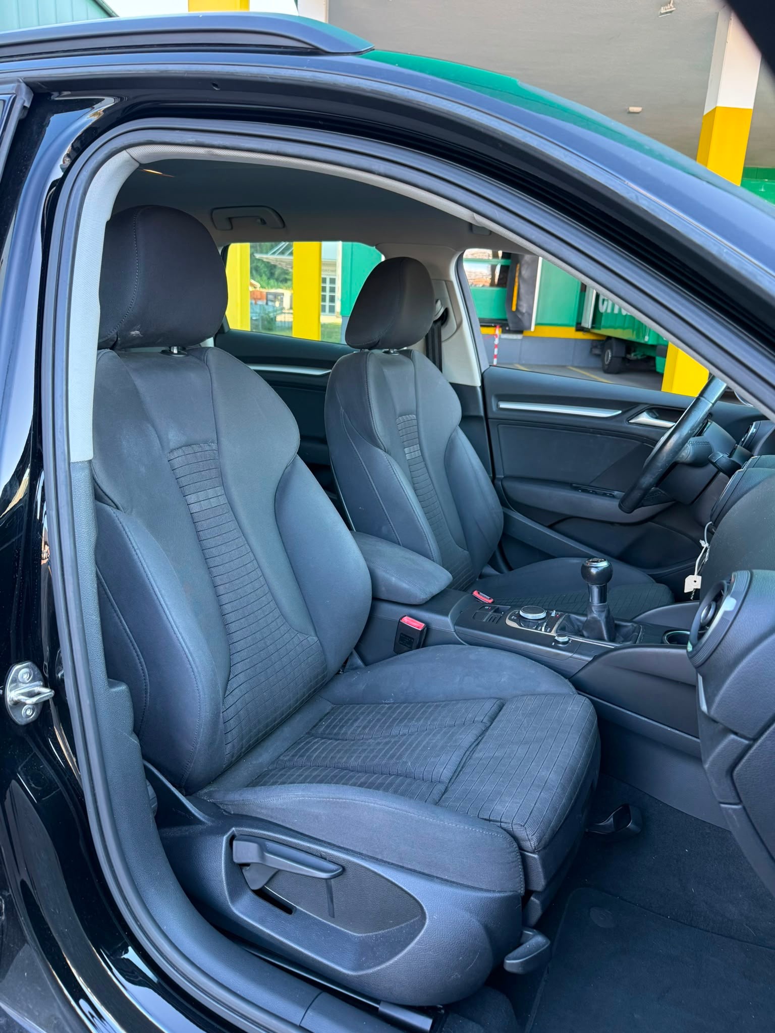 AUDI A3 Sportback 2.0 TDI Ambition quattro-image-15