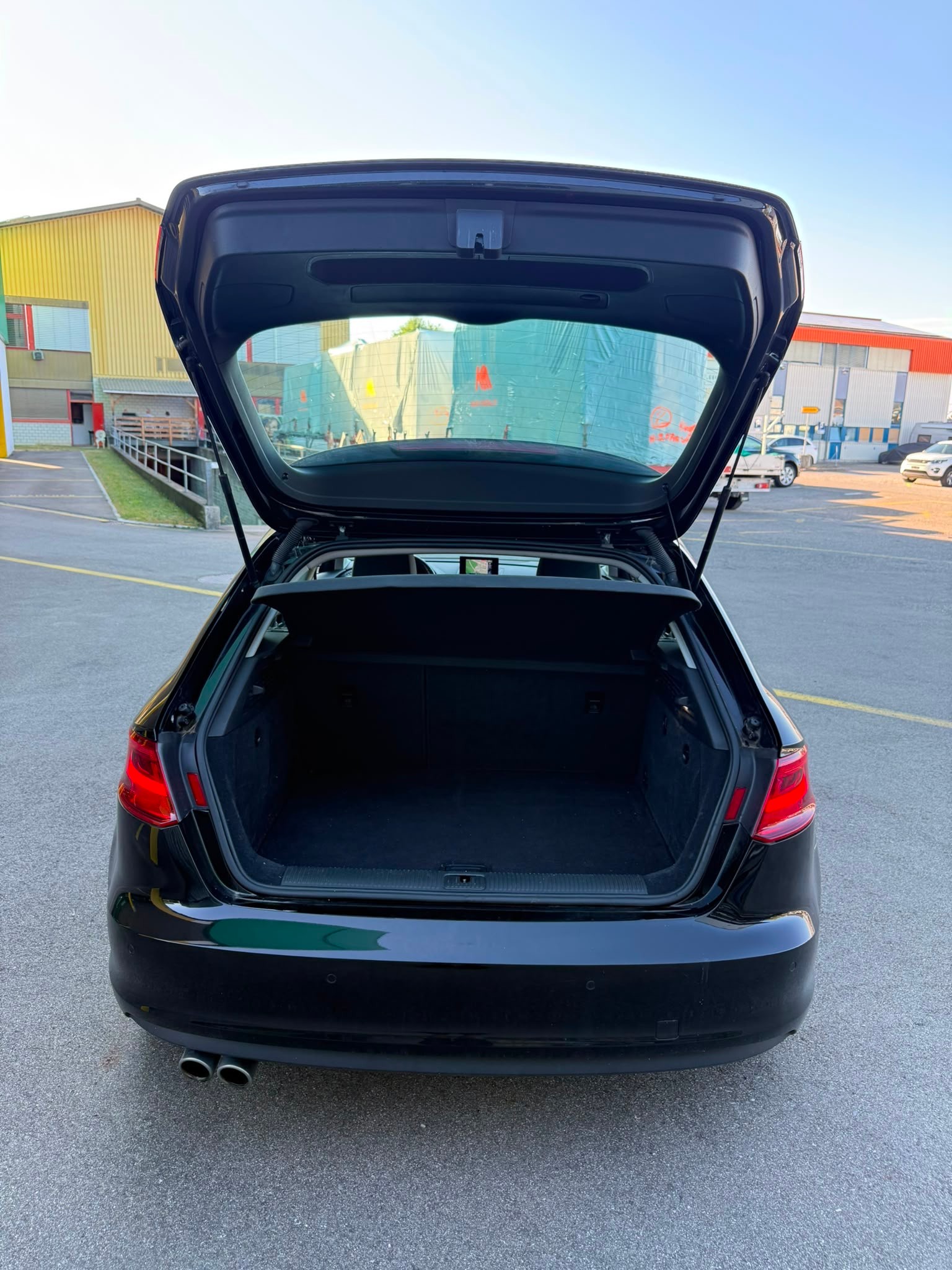 AUDI A3 Sportback 2.0 TDI Ambition quattro-image-14