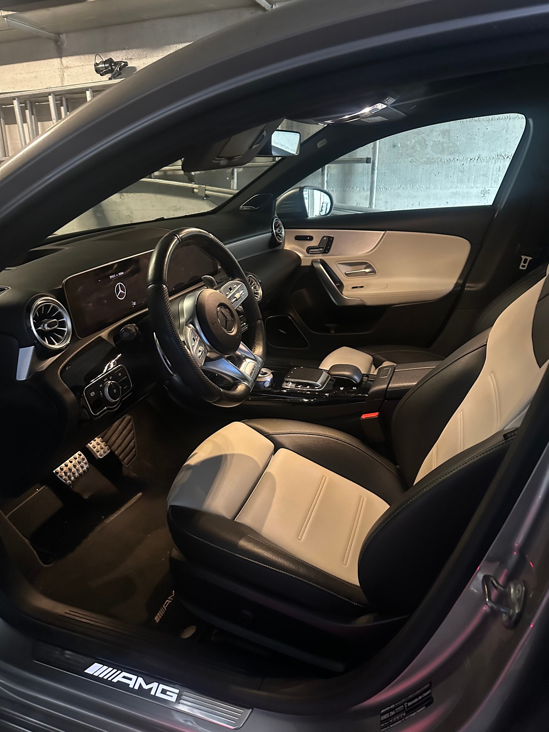 MERCEDES-BENZ A 35 AMG 4matic-image-5