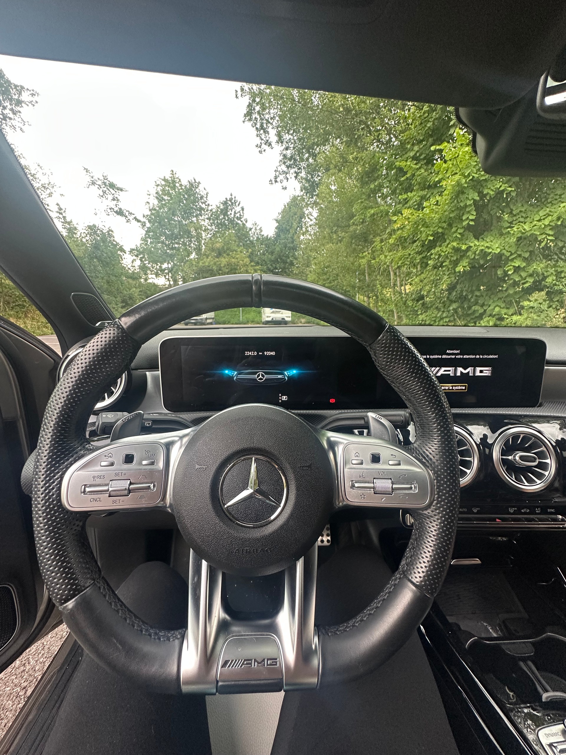 MERCEDES-BENZ A 35 AMG 4matic-image-4