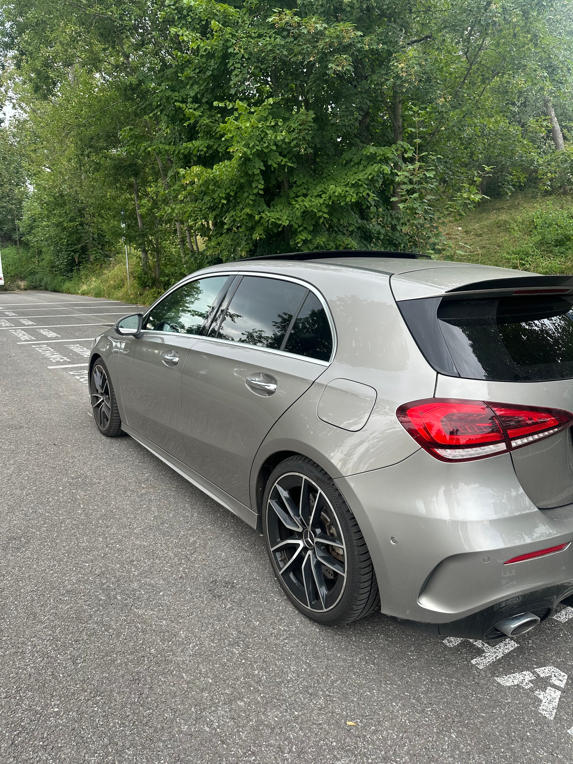 MERCEDES-BENZ A 35 AMG 4matic-image-2