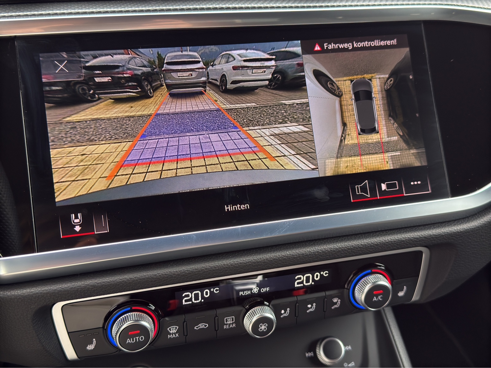 AUDI Q3 Sportback 45 TFSI S line quattro S-tronic-image-13