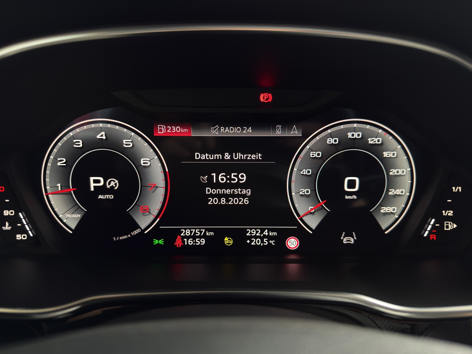 AUDI Q3 Sportback 45 TFSI S line quattro S-tronic-image-12