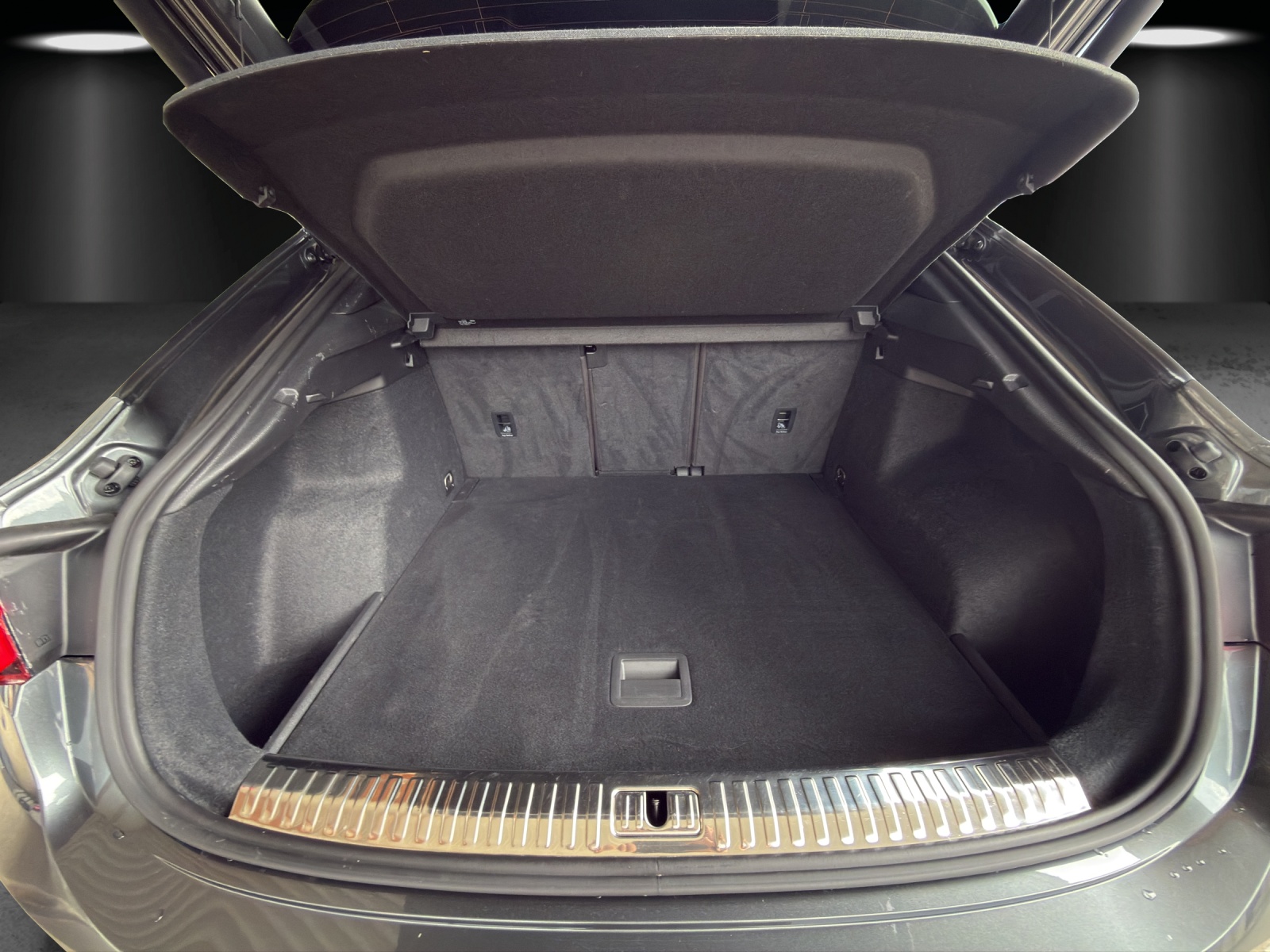 AUDI Q3 Sportback 45 TFSI S line quattro S-tronic-image-6