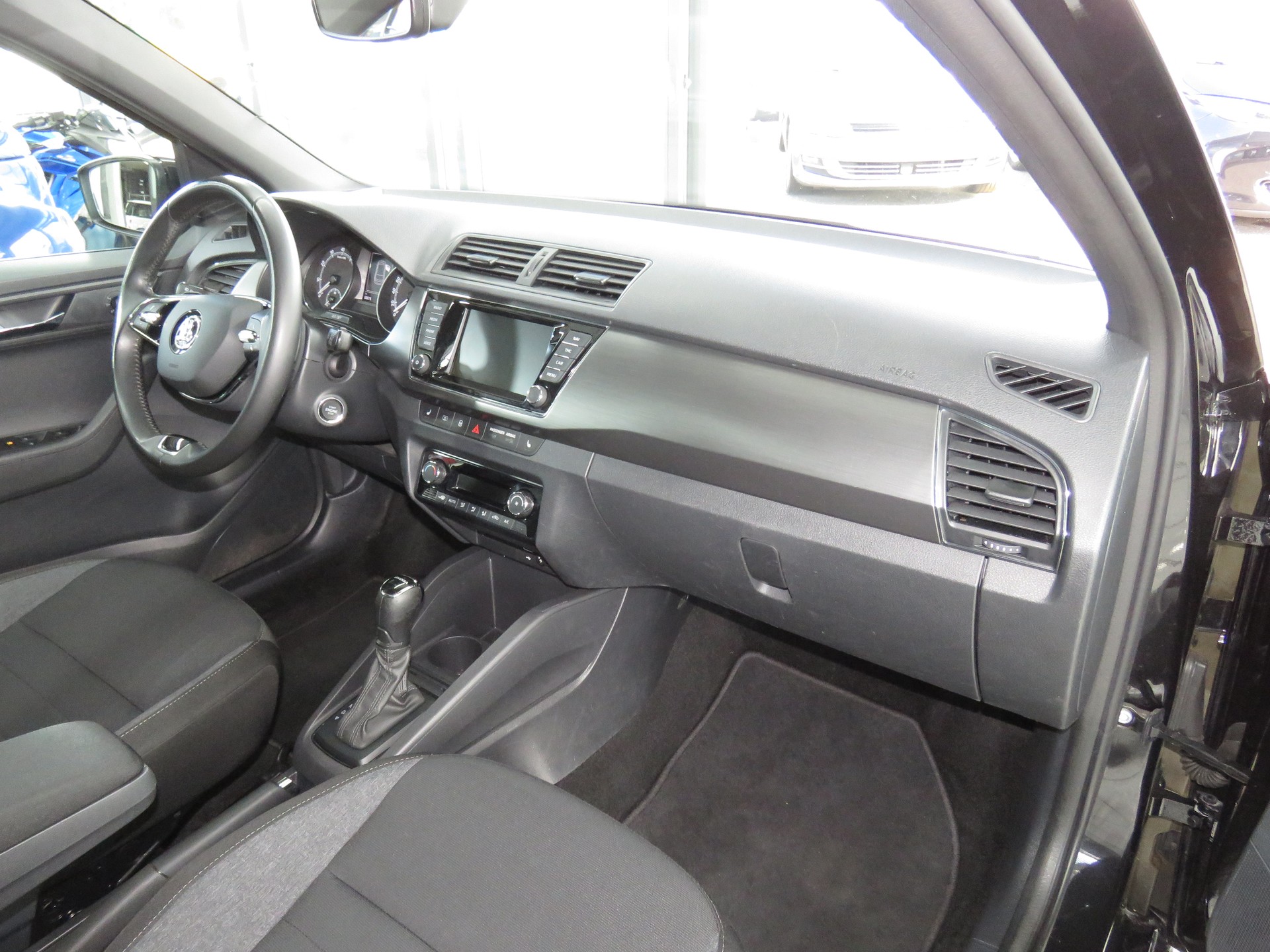 SKODA Fabia 1.0 TSI Drive DSG (Automat)-image-11