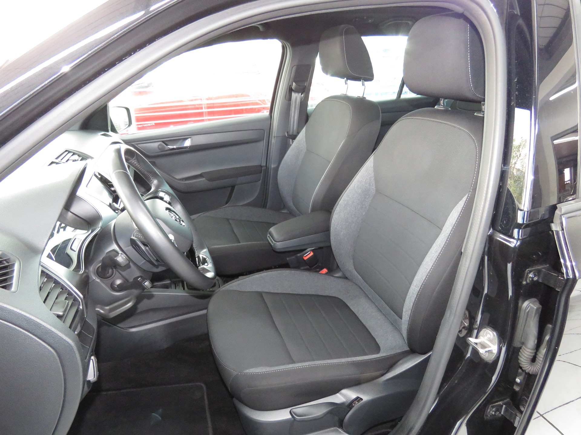 SKODA Fabia 1.0 TSI Drive DSG (Automat)-image-7