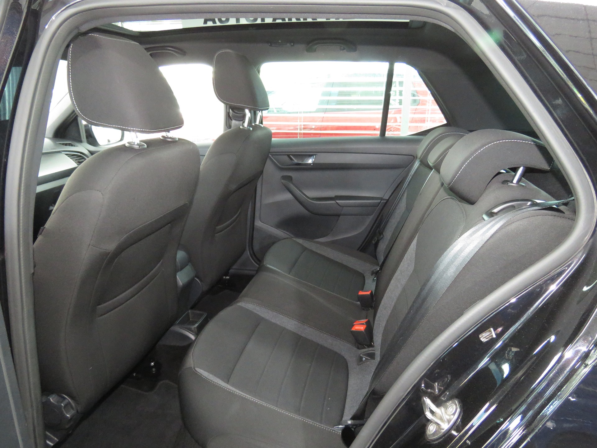 SKODA Fabia 1.0 TSI Drive DSG (Automat)-image-9