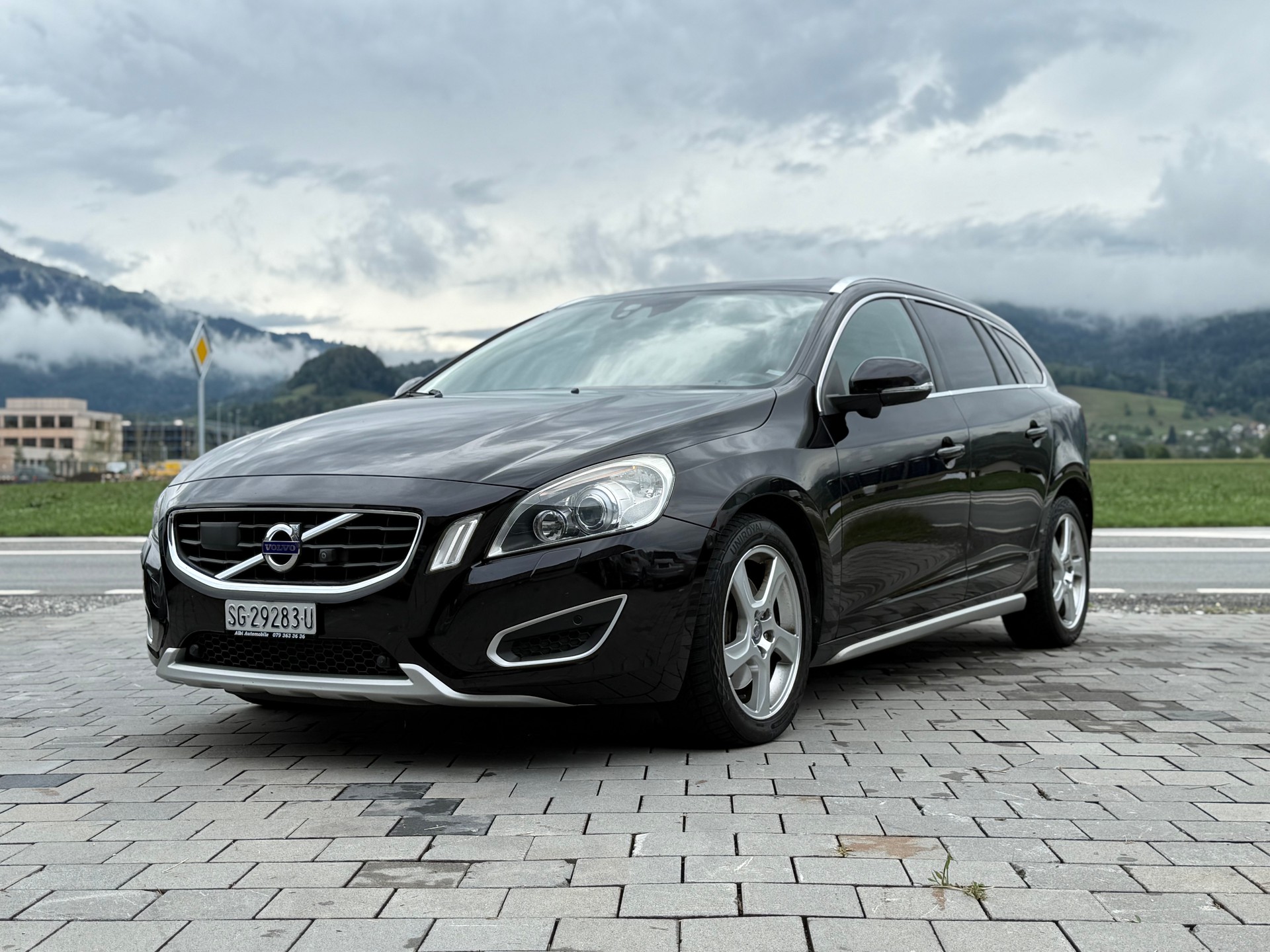 VOLVO V60 D5 AWD Summum Geartronic