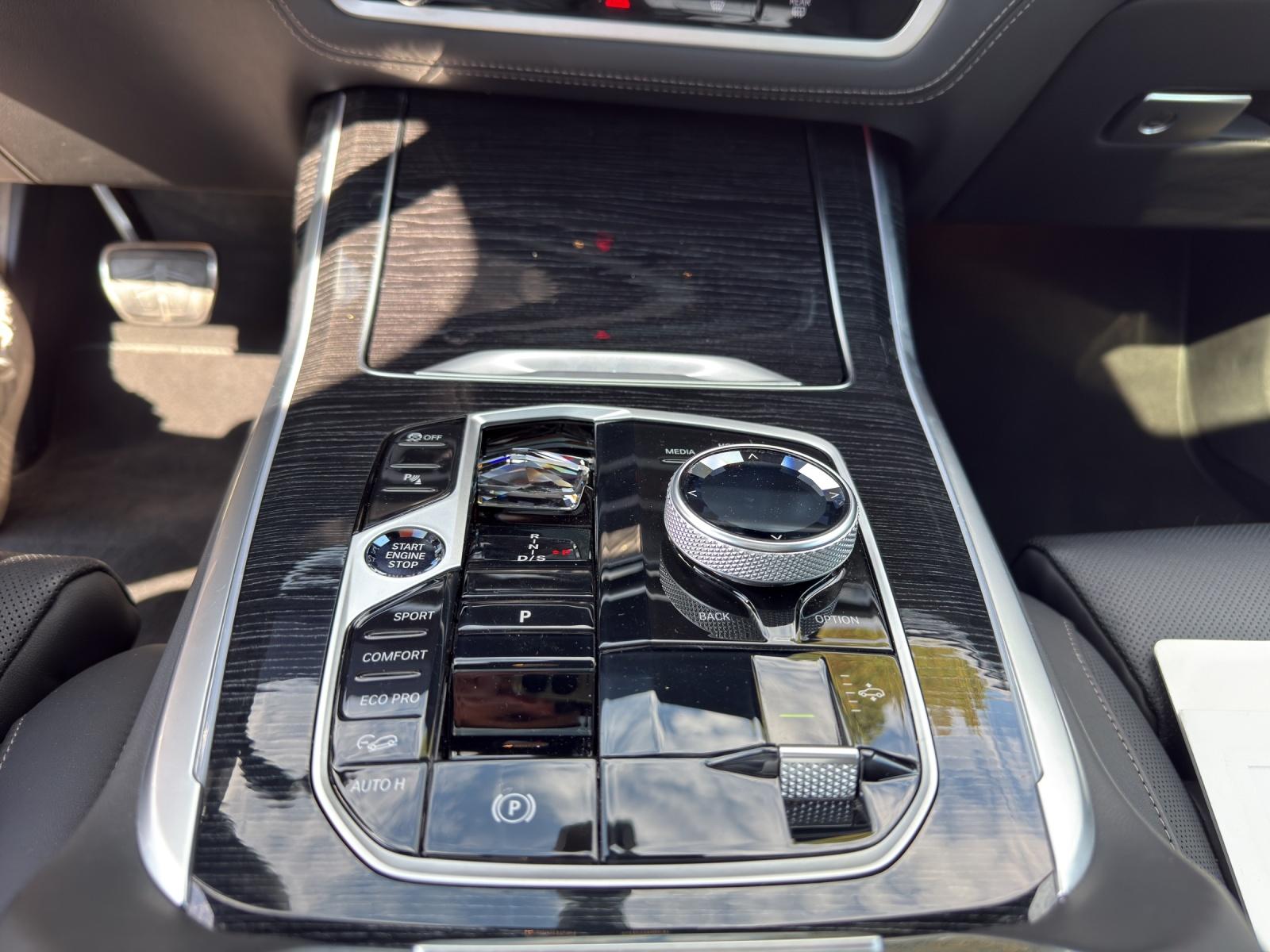 BMW X7 40d xDrive M AERODYNAMIKPAKET-image-21