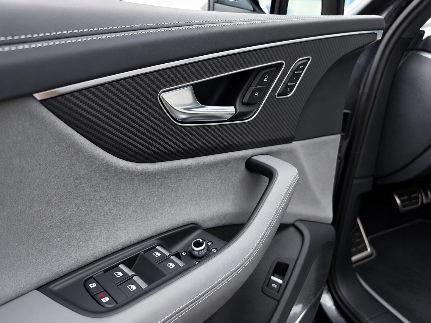 AUDI SQ7 SUV 4.0 V8 TFSI quattro T-Tronic-image-22