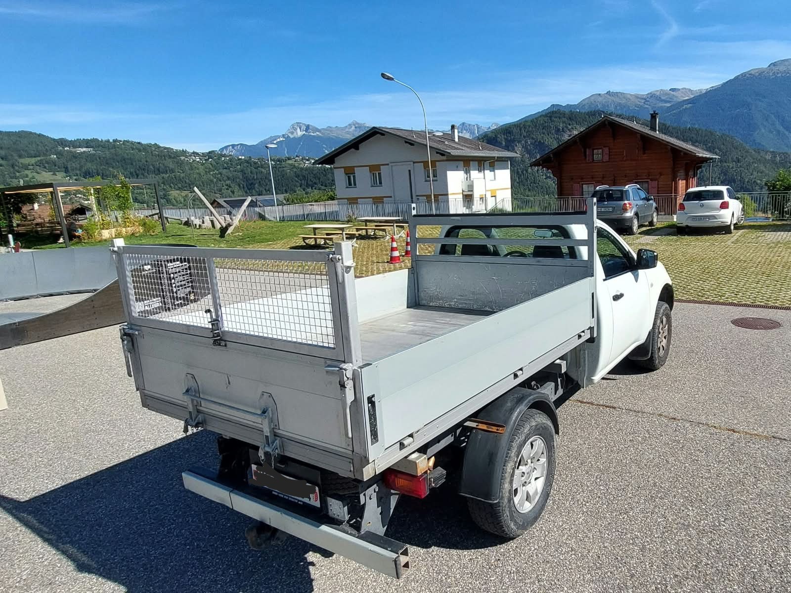 MITSUBISHI 2.5 DID 136 4x4 Inform-image-4