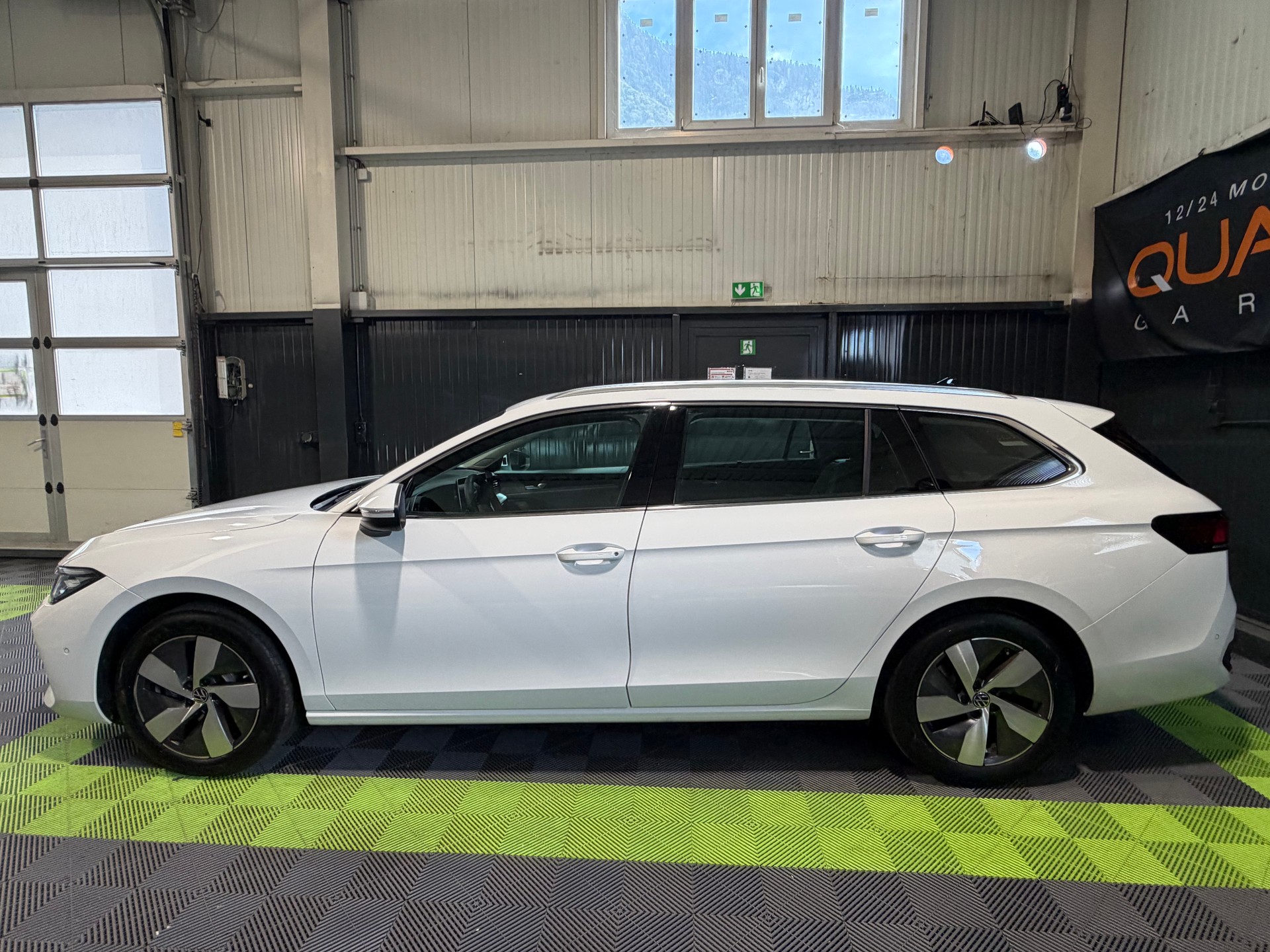 VW Passat Variant 1.5 eTSI evo2 Business DSG-image-6