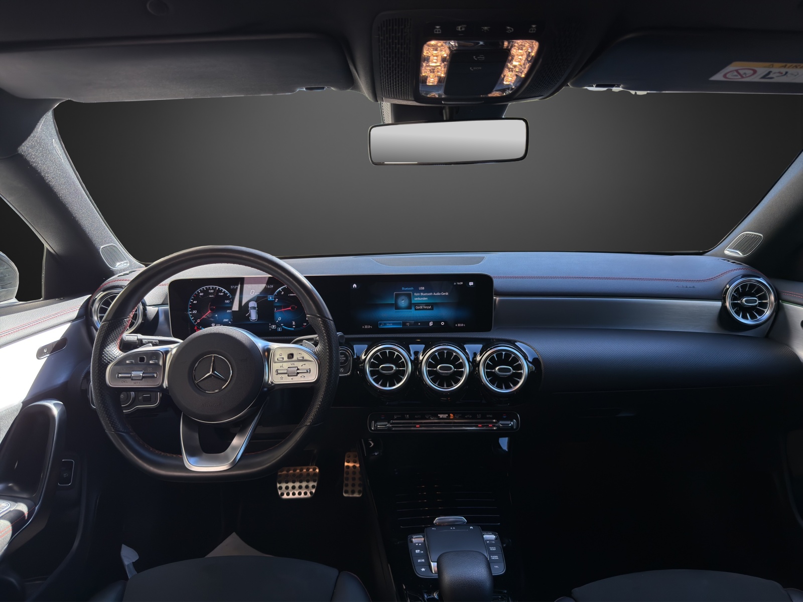 MERCEDES-BENZ CLA Shooting Brake 200 AMG Line 7G-DCT-image-9