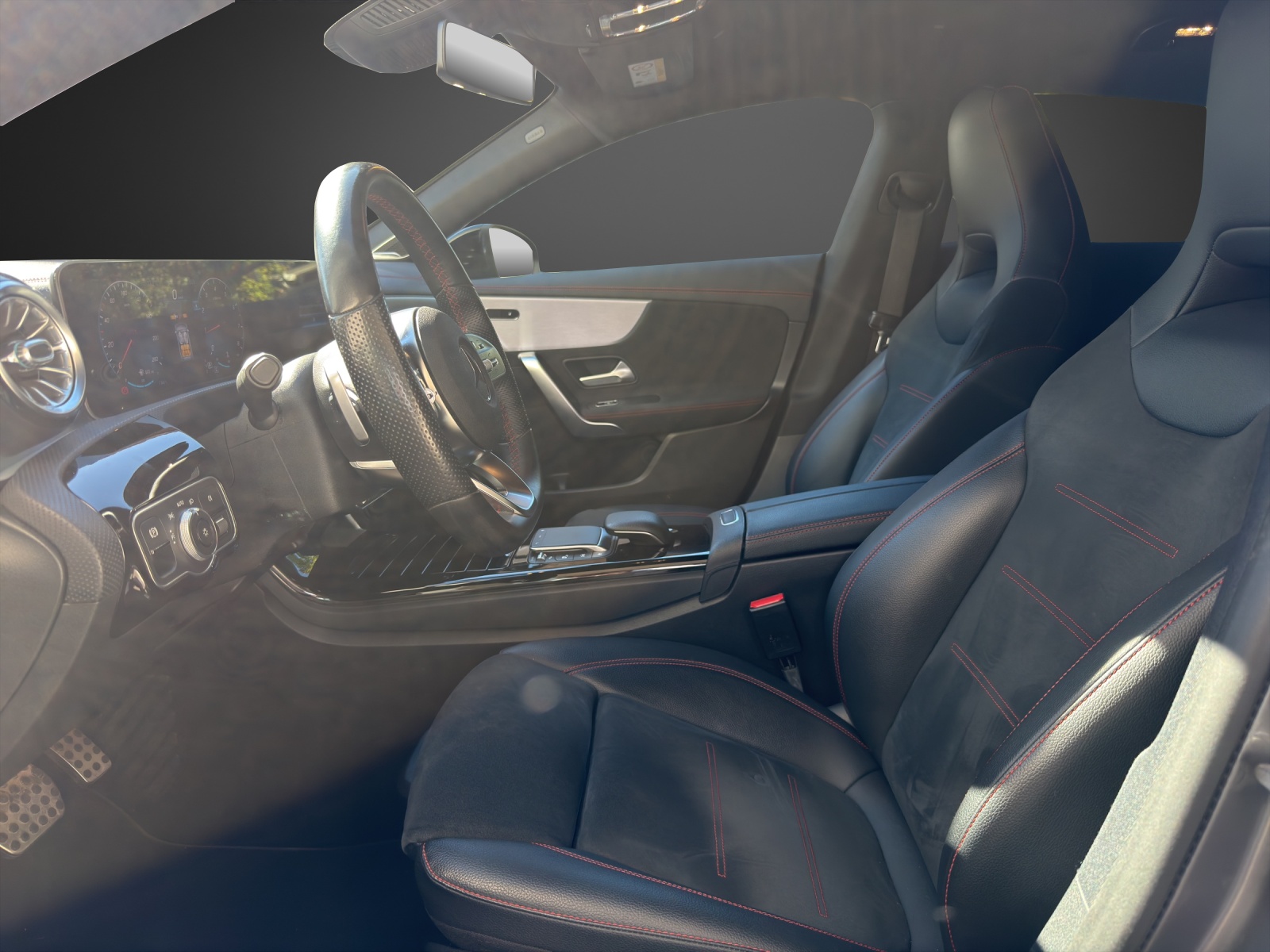 MERCEDES-BENZ CLA Shooting Brake 200 AMG Line 7G-DCT-image-8