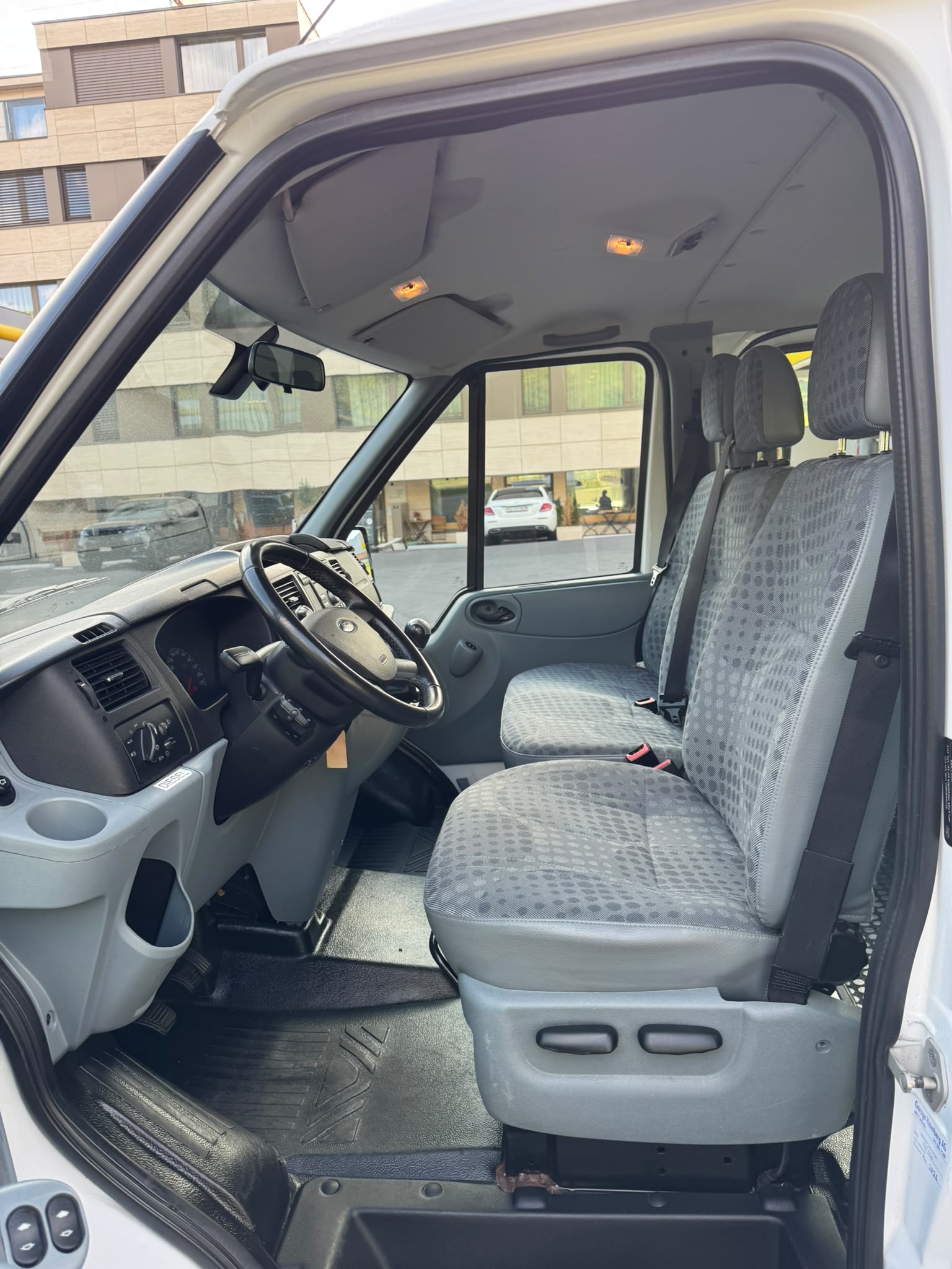 FORD Transit 2.4 TDCi 330 S 4x4 Limited-image-9