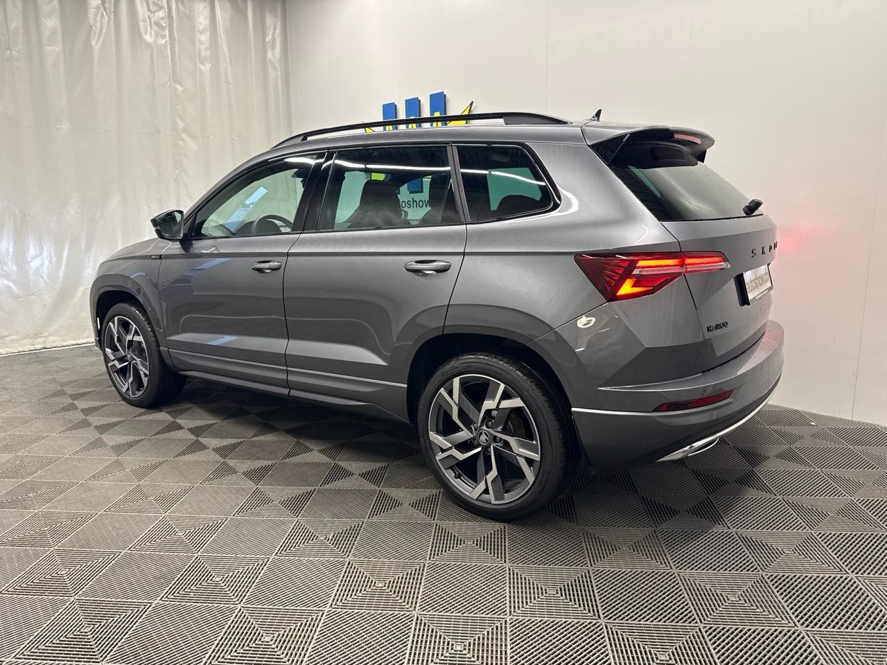 SKODA Karoq 2.0 TSI SportLine 4x4 DSG-showroom-element-1