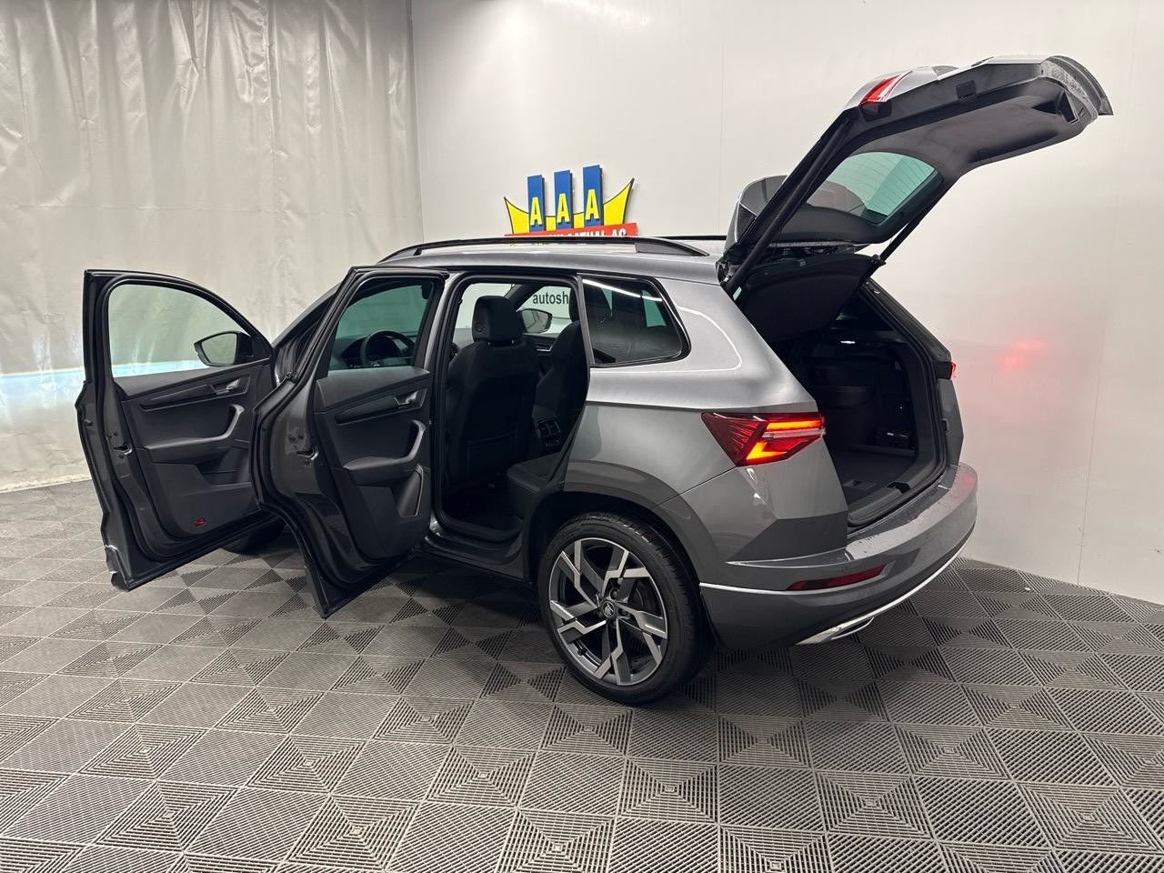 SKODA Karoq 2.0 TSI SportLine 4x4 DSG-image-14