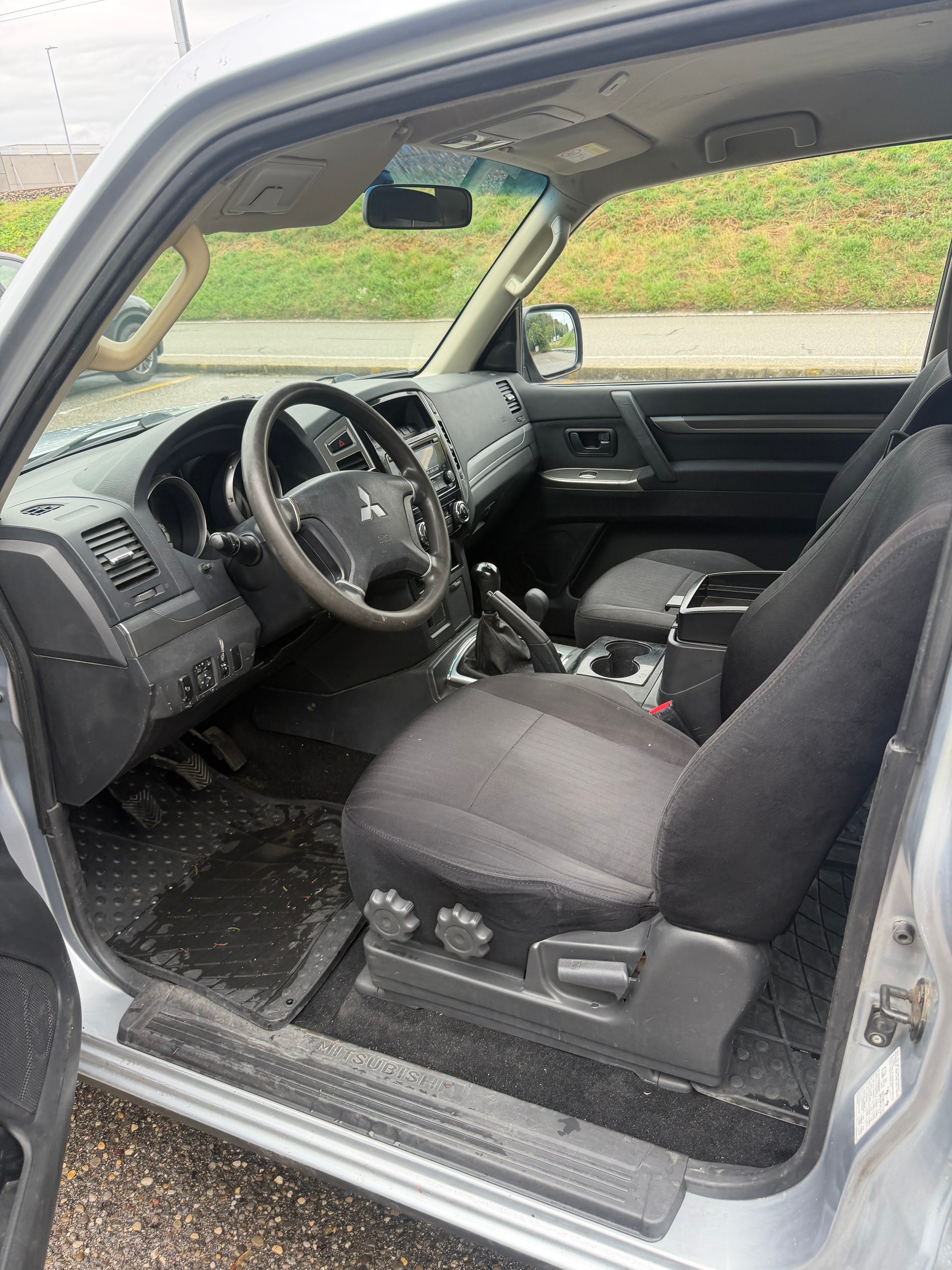 MITSUBISHI Pajero 3.2 DI-D Profi-image-5