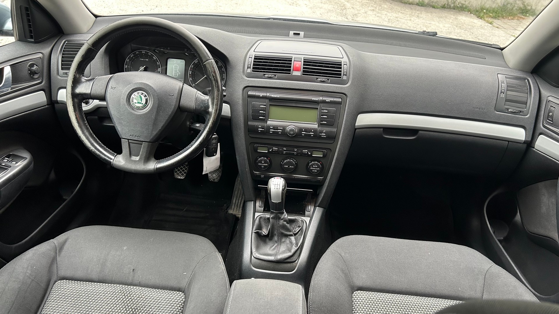 SKODA Octavia 1.9 TDI Adventure 4x4-image-7