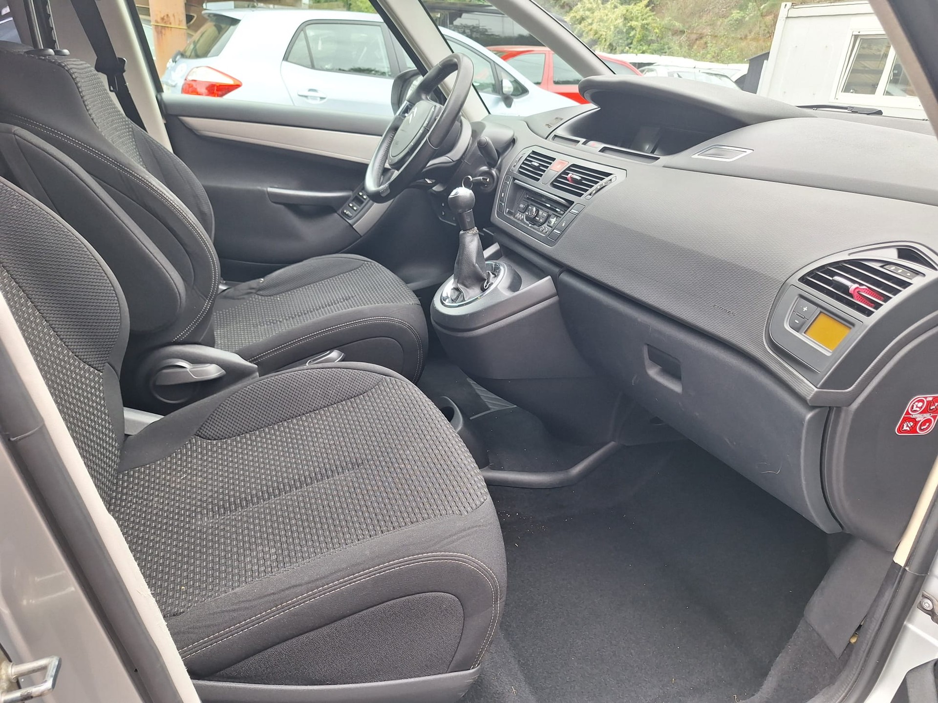 CITROEN C4 Picasso 1.6i 16V Swiss Style-image-11