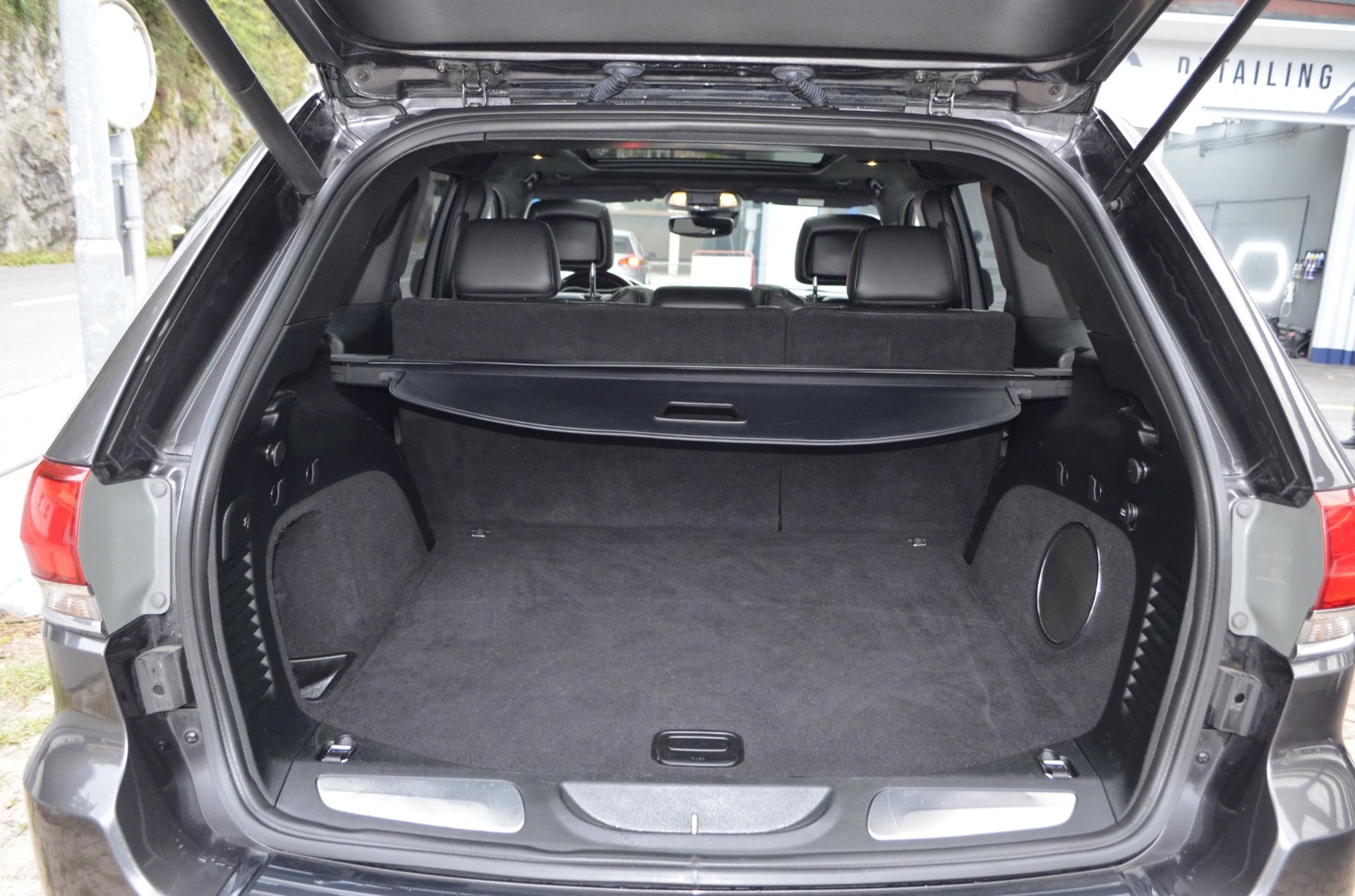 JEEP Grand Cherokee 3.0 CRD Overland Automatic-image-11