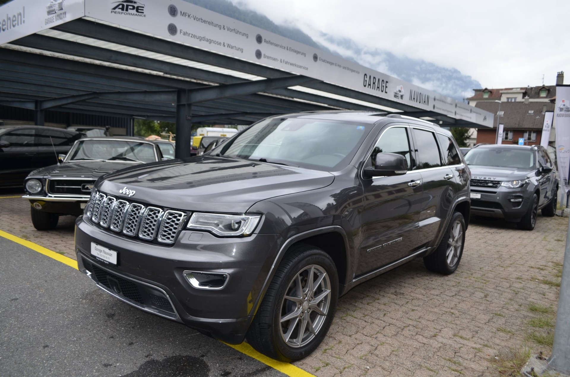 JEEP Grand Cherokee 3.0 CRD Overland Automatic-image-0