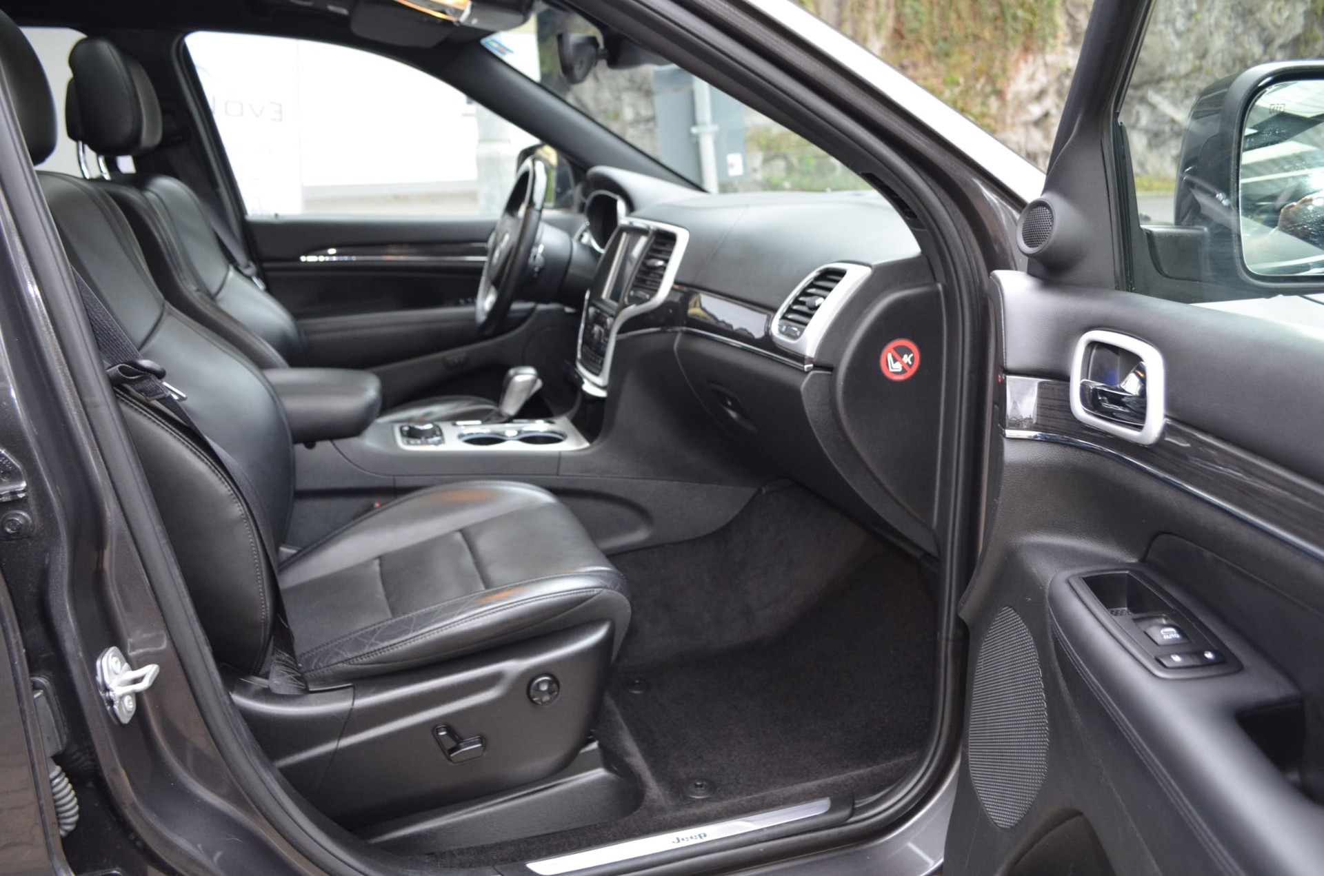 JEEP Grand Cherokee 3.0 CRD Overland Automatic-image-9