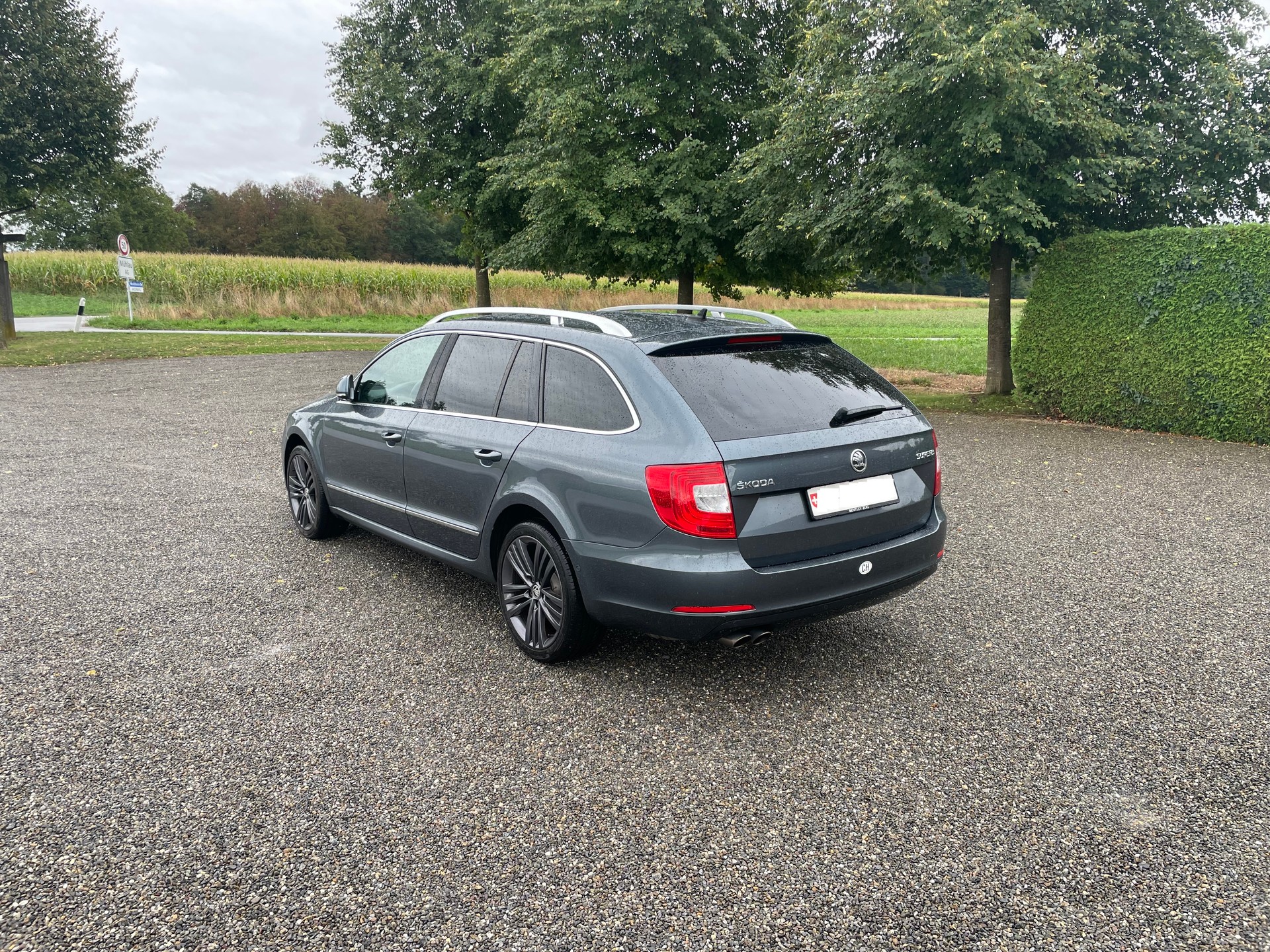 SKODA 2.0 TDI 170 Busin. 4x4 DSG S/S-image-2