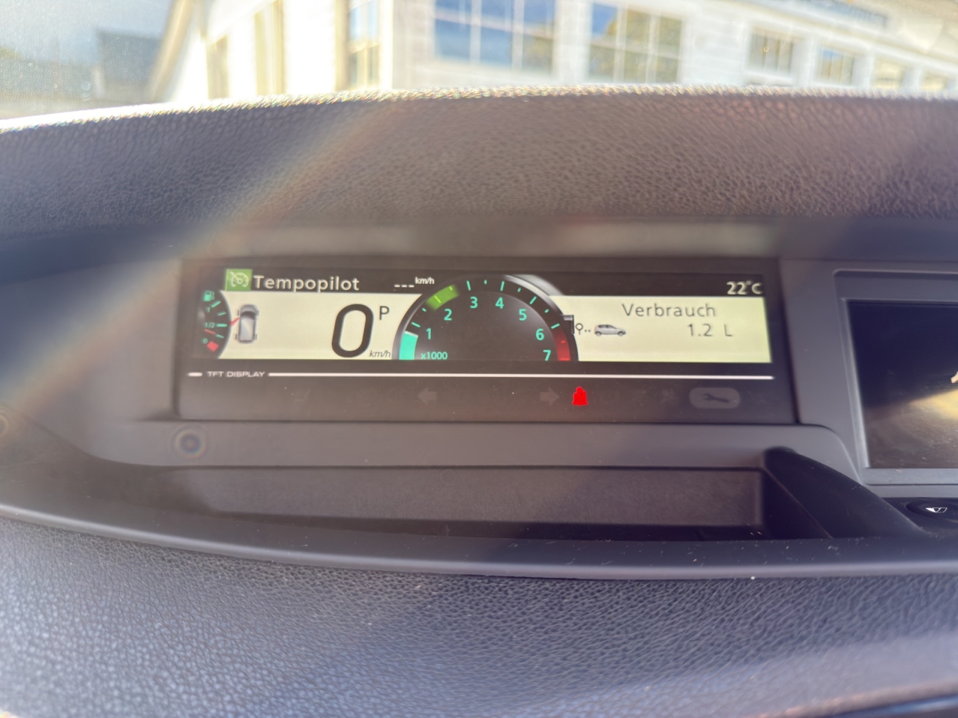 RENAULT Scénic 2.0 16V Dynamique CVT-image-8