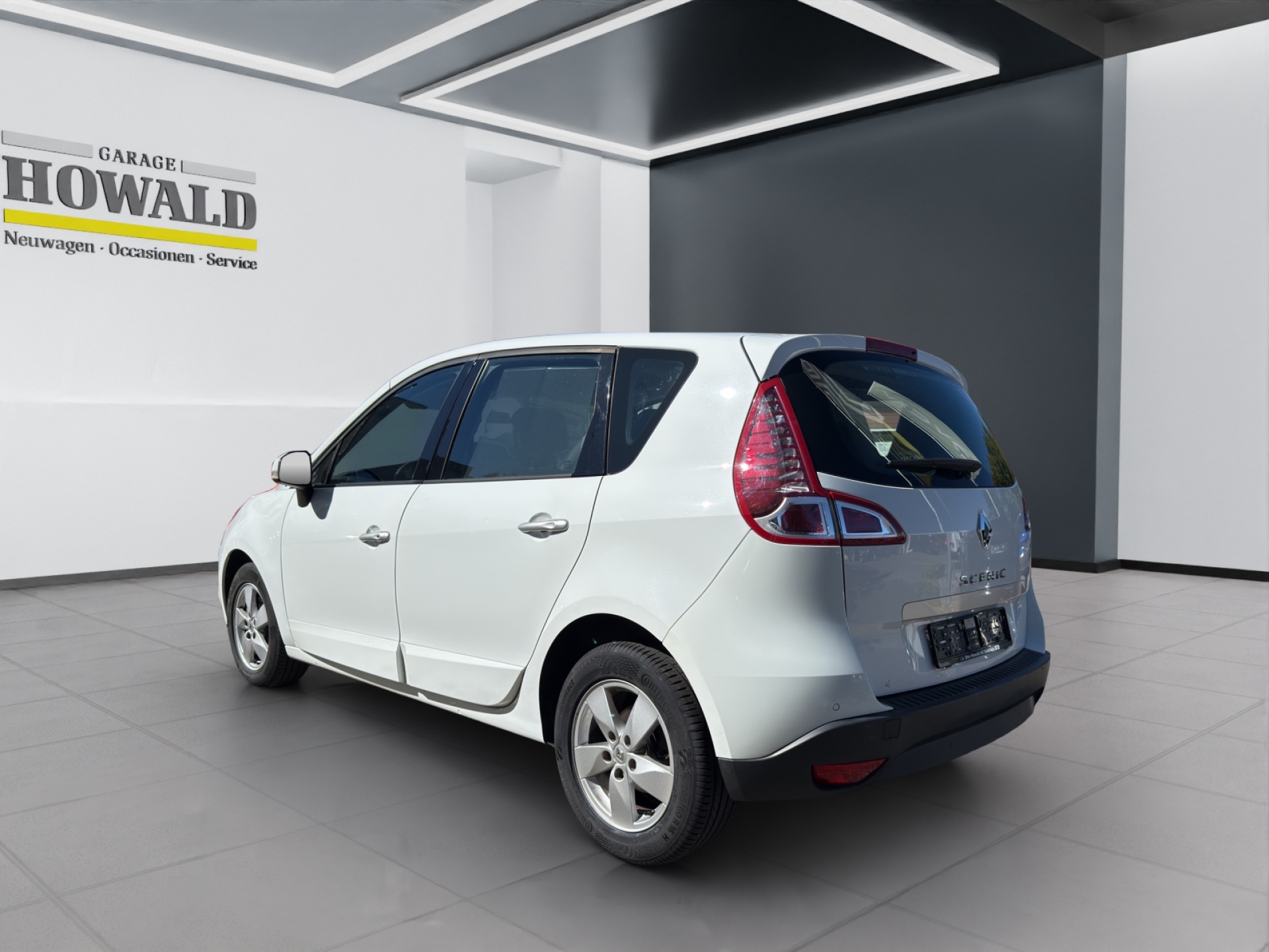 RENAULT Scénic 2.0 16V Dynamique CVT-image-2