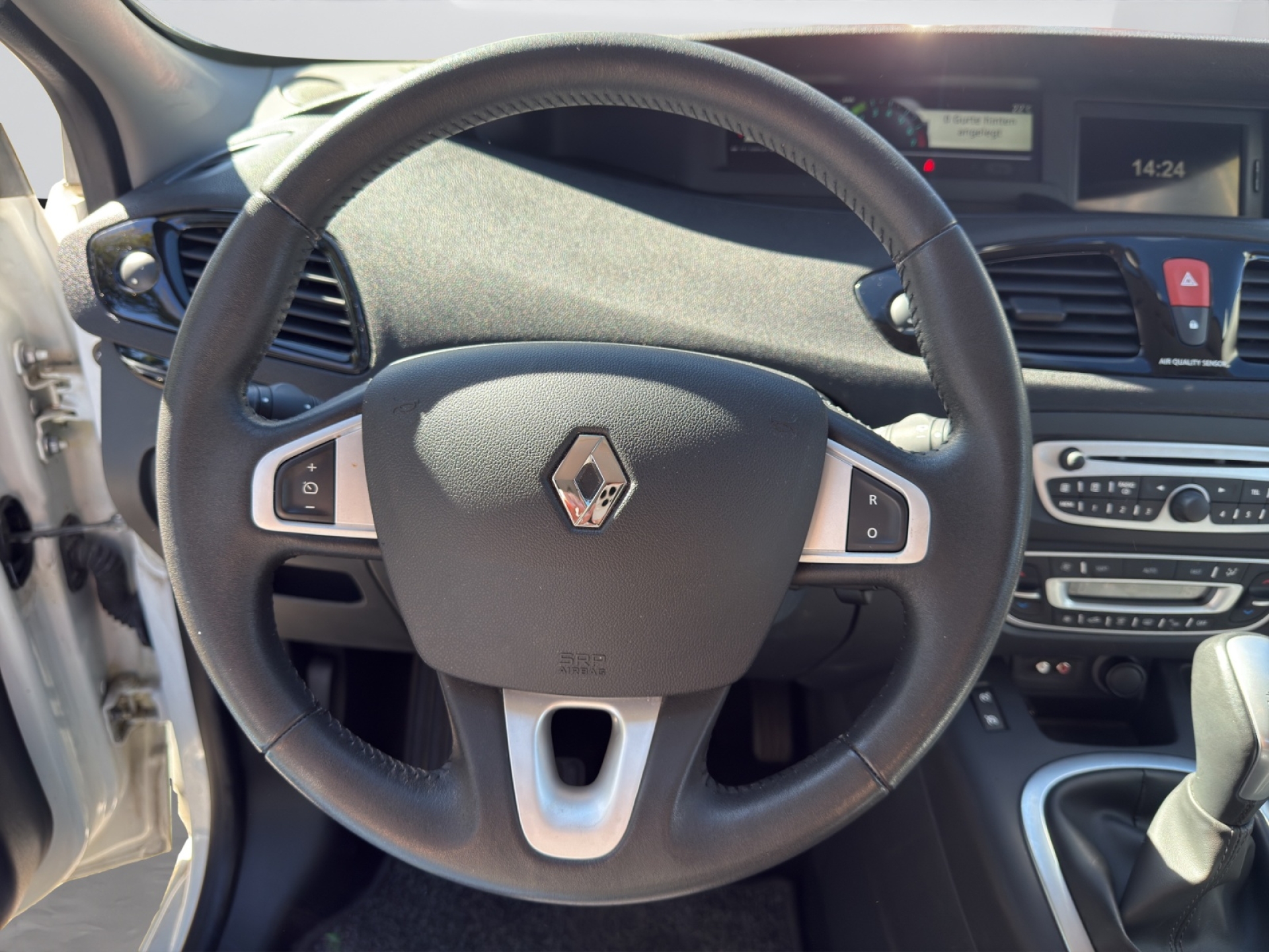 RENAULT Scénic 2.0 16V Dynamique CVT-image-7