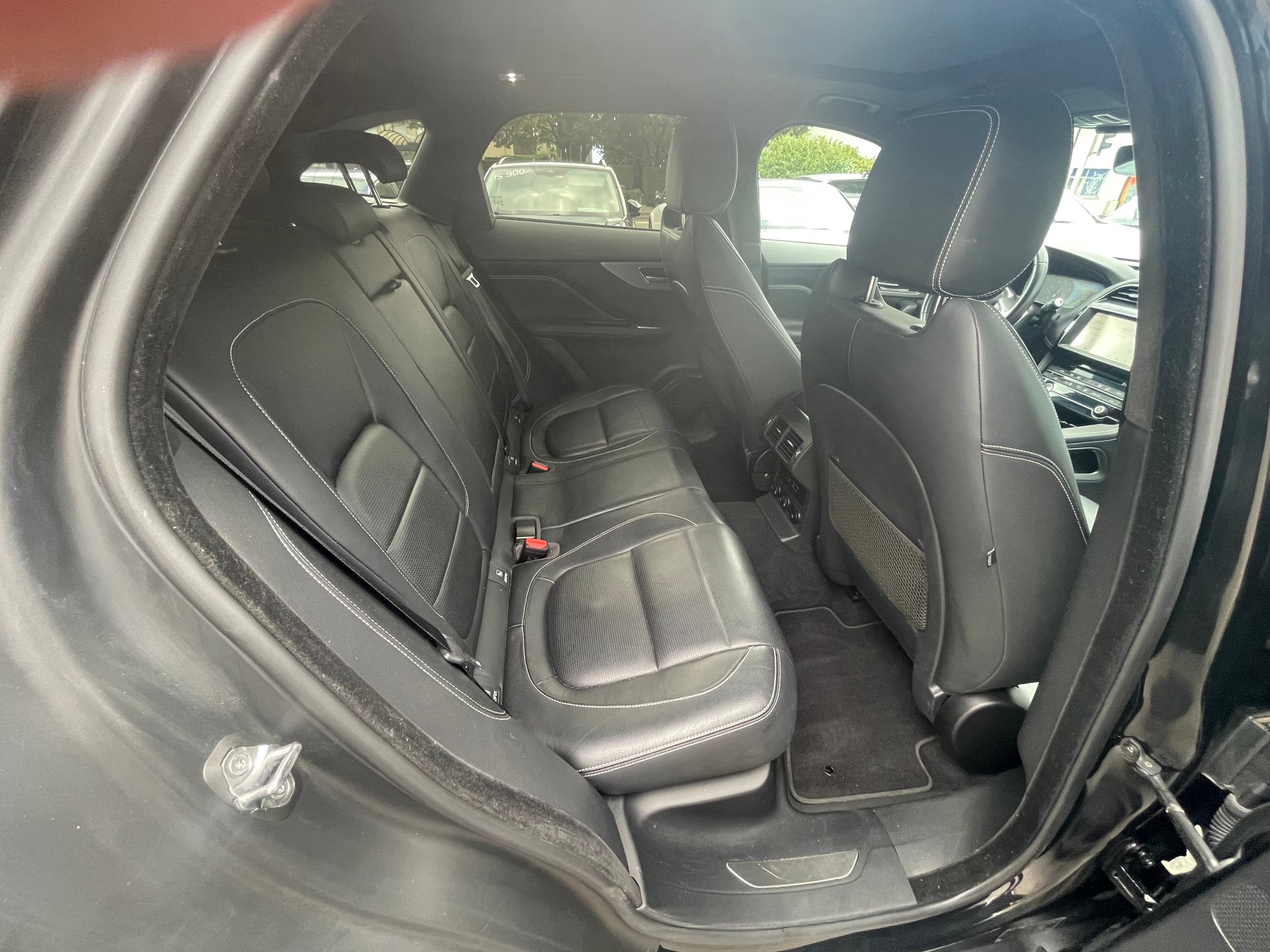 JAGUAR F-Pace 25t 2.0 R-Sport AWD Automatik-image-5