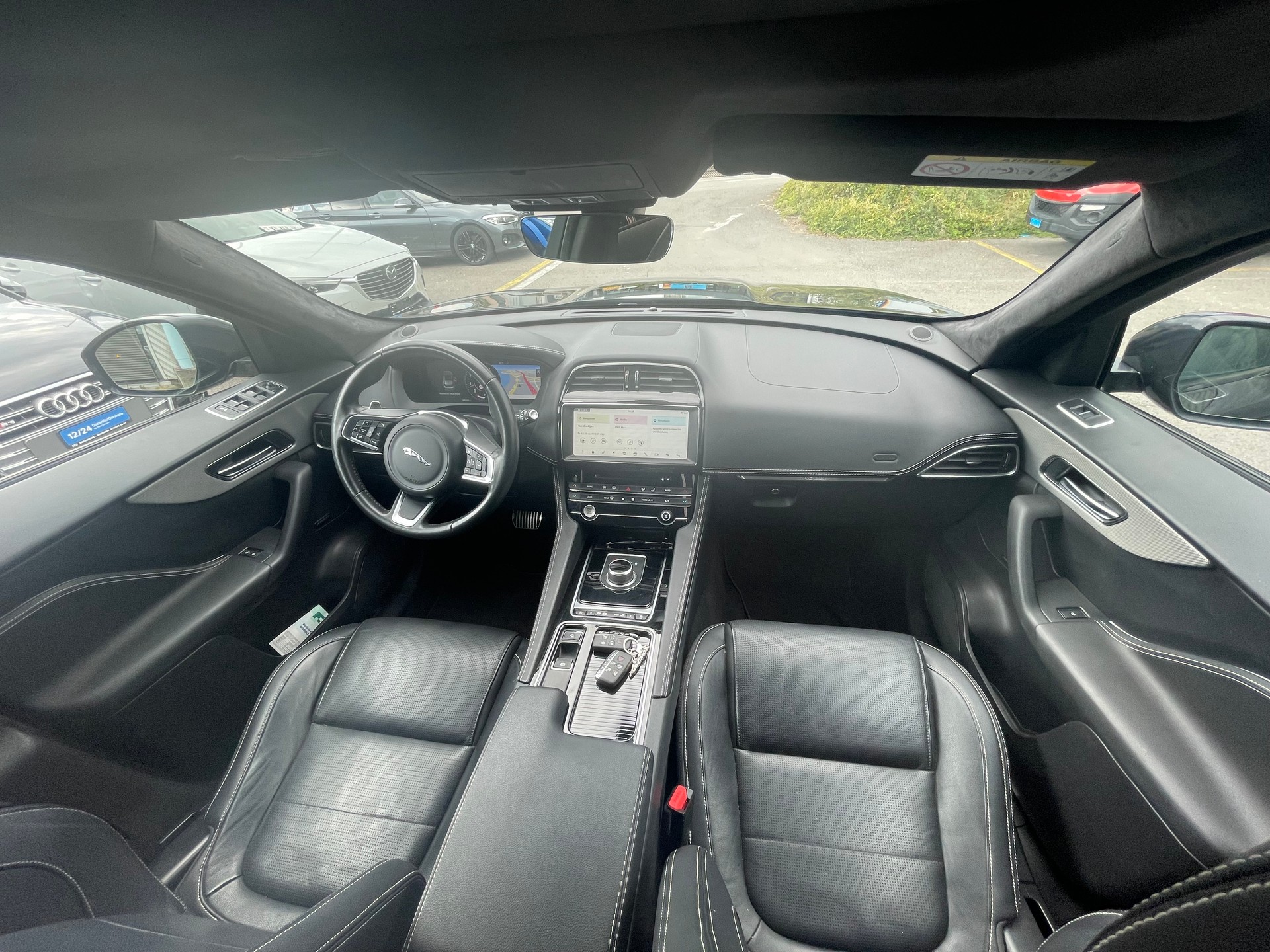 JAGUAR F-Pace 25t 2.0 R-Sport AWD Automatik-image-6