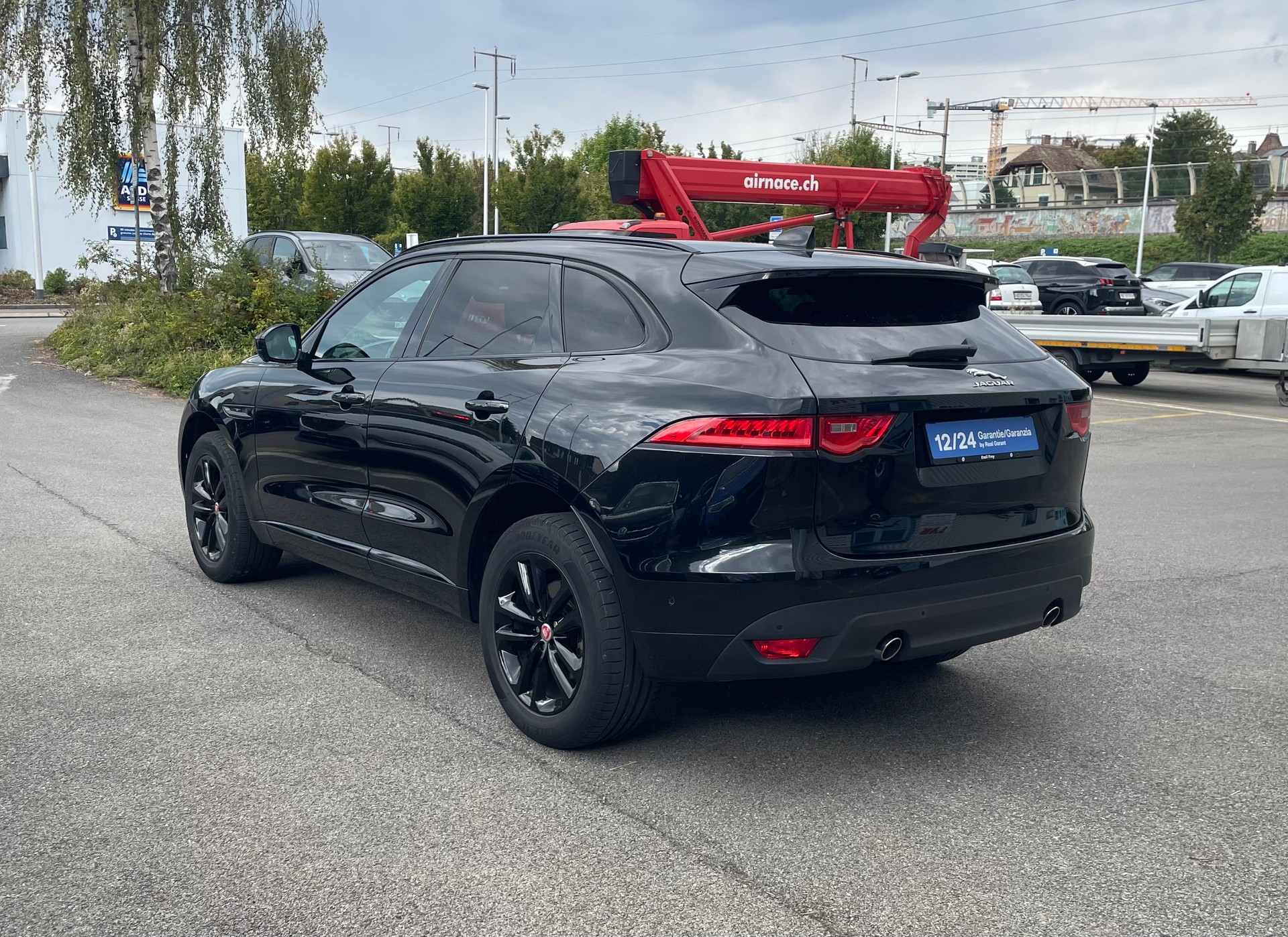 JAGUAR F-Pace 25t 2.0 R-Sport AWD Automatik-image-4