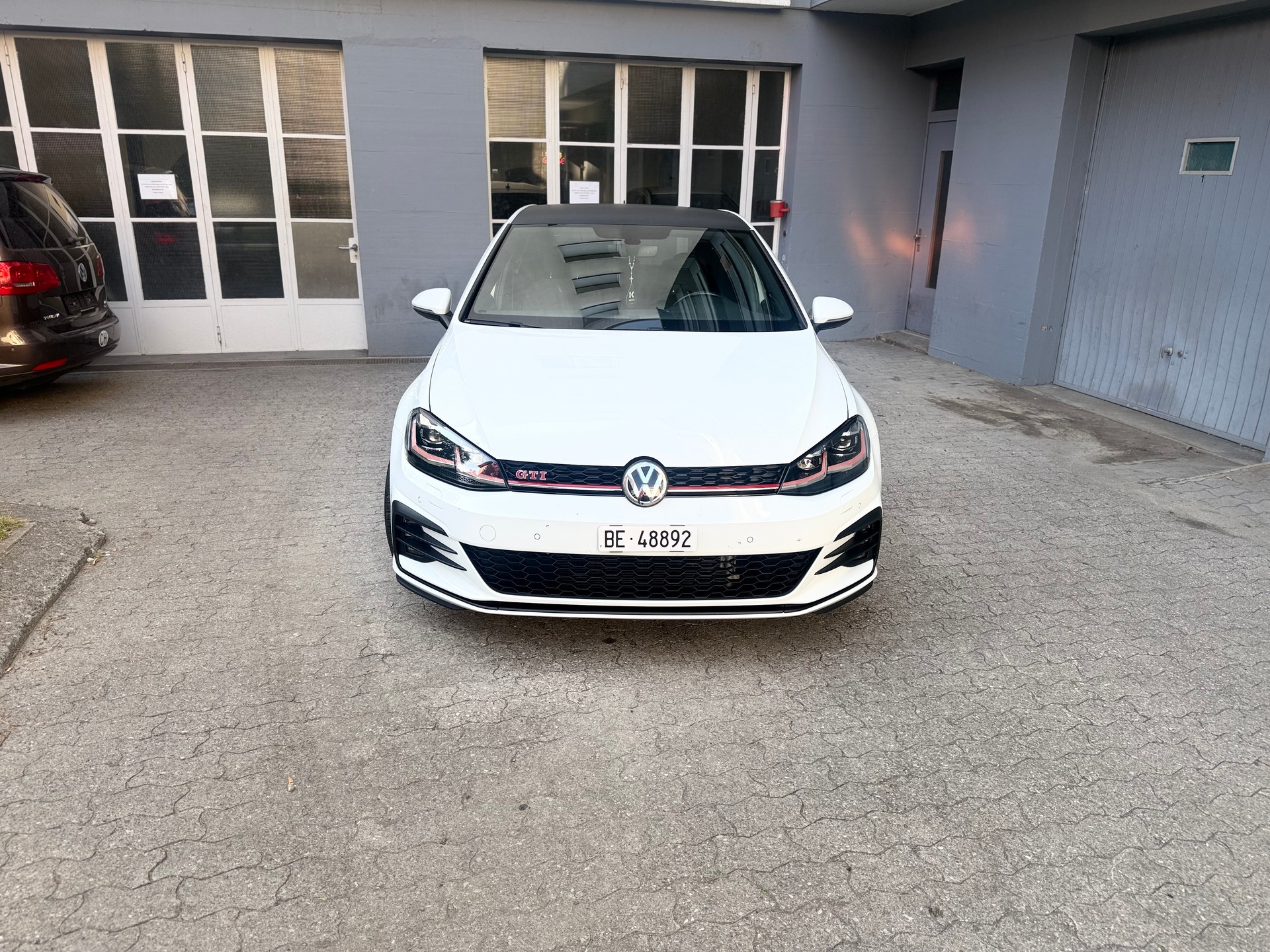 VW Golf 2.0 TSI GTI Performance DSG-image-4