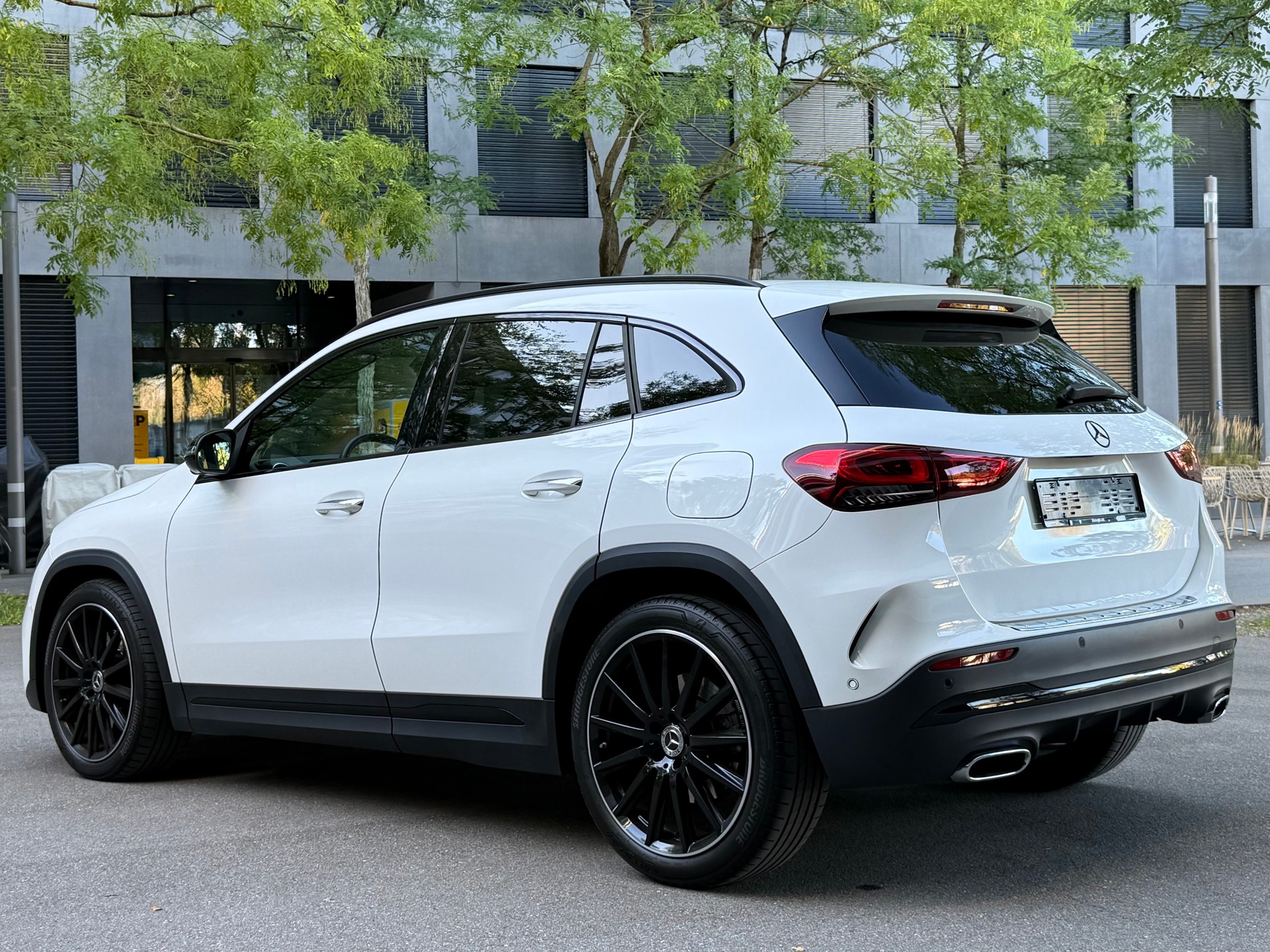 MERCEDES-BENZ GLA 250 4Matic AMG Line 8G-DCT-image-8