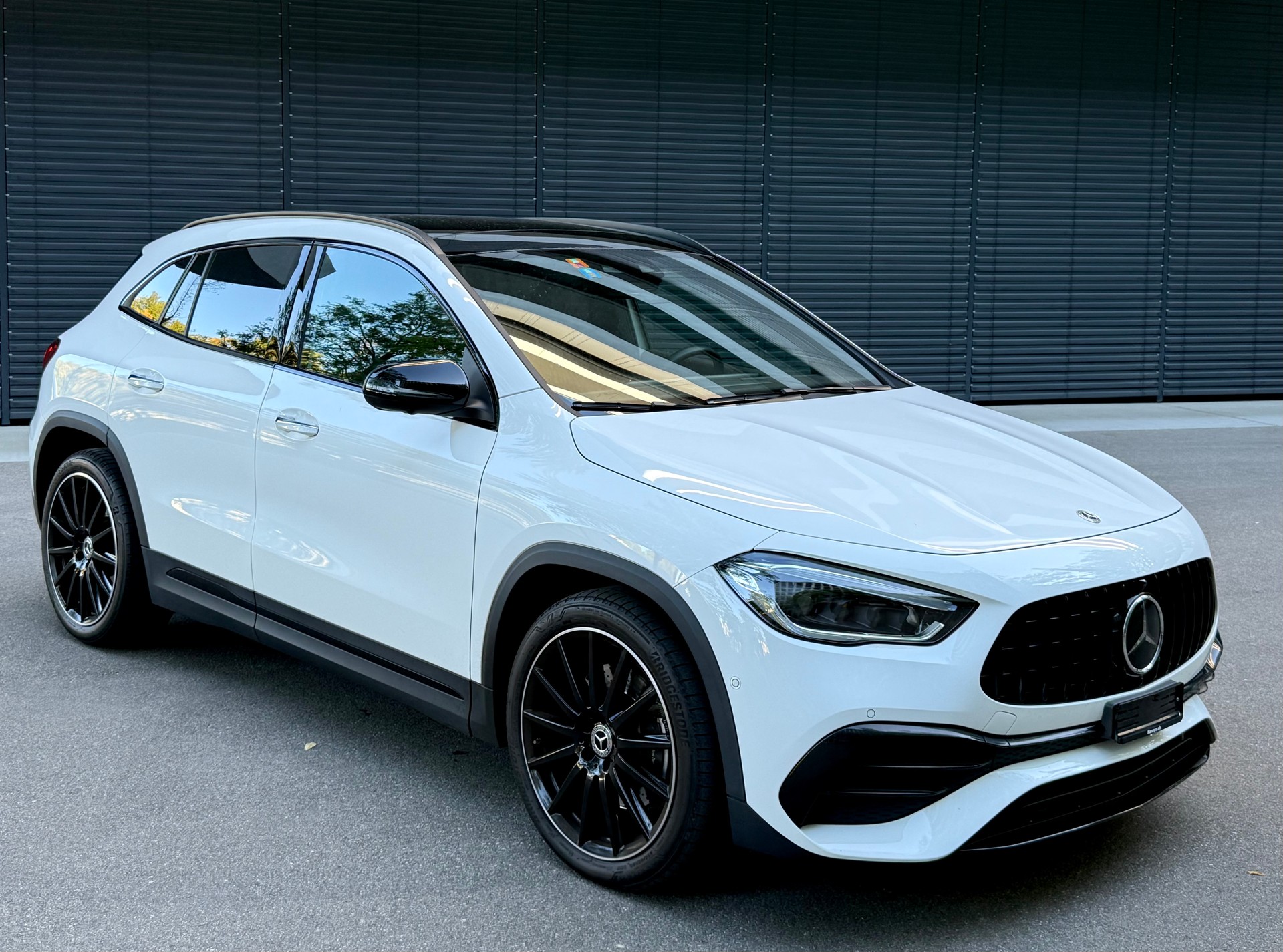 MERCEDES-BENZ GLA 250 4Matic AMG Line 8G-DCT-image-3