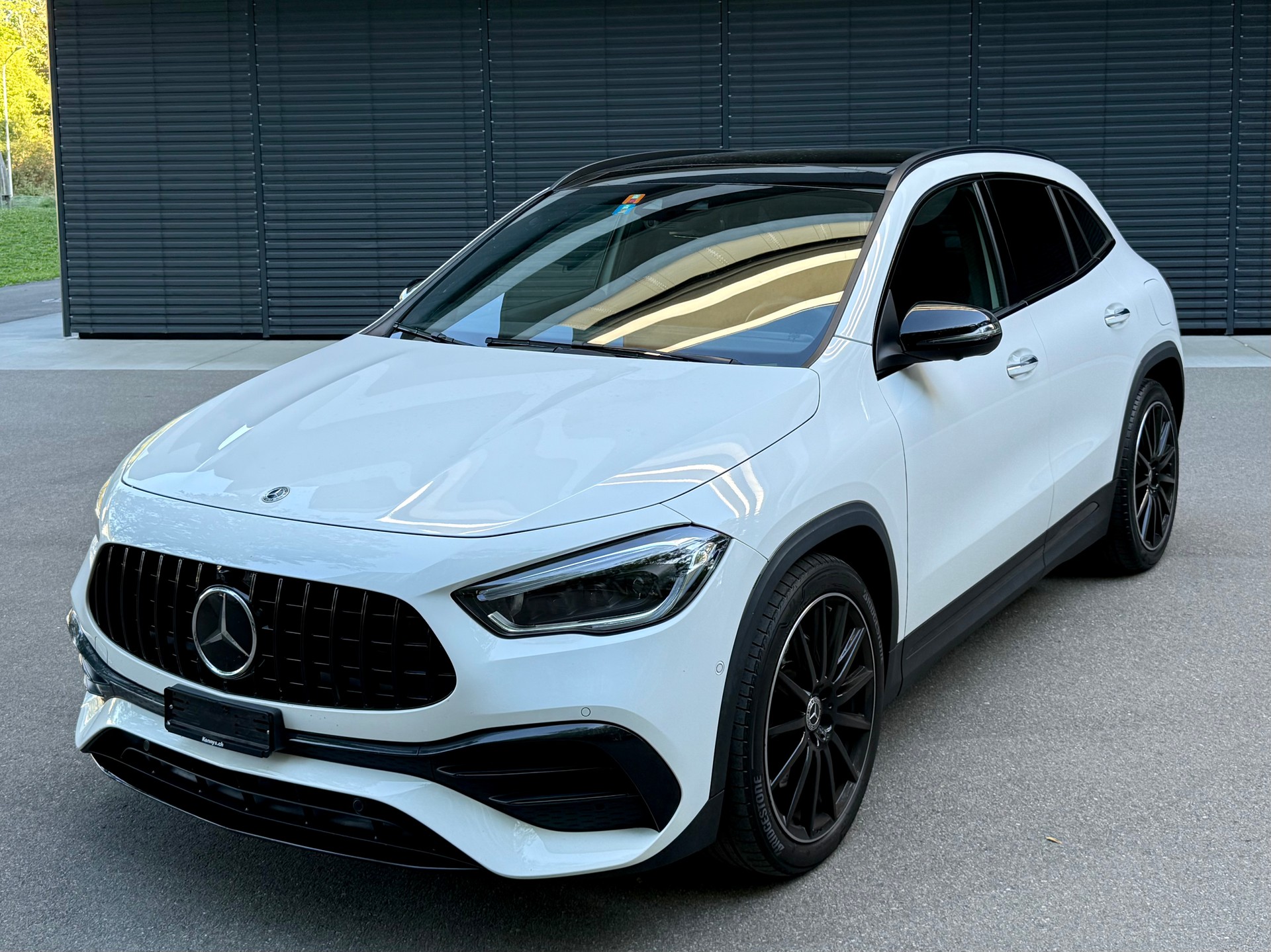 MERCEDES-BENZ GLA 250 4Matic AMG Line 8G-DCT-image-4