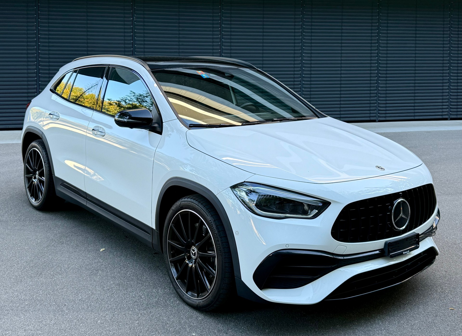 MERCEDES-BENZ GLA 250 4Matic AMG Line 8G-DCT-image-1