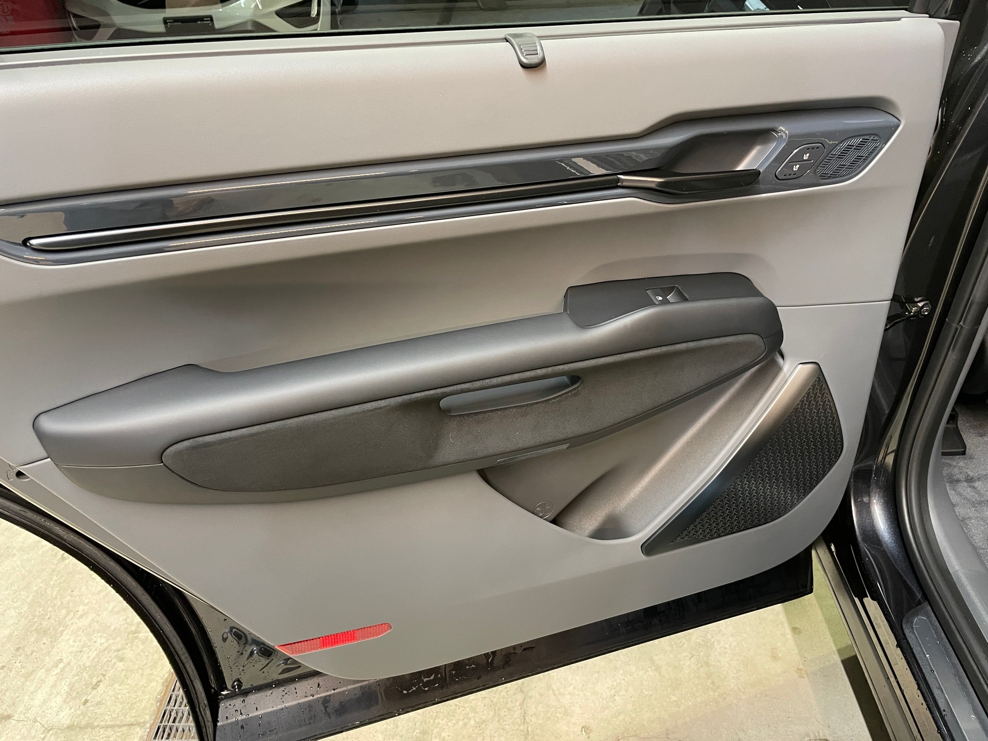 KIA EV9 99,8 kWh GT 4x4 mit Panorama Schiebedach und Digitale Rückspiegel-image-12