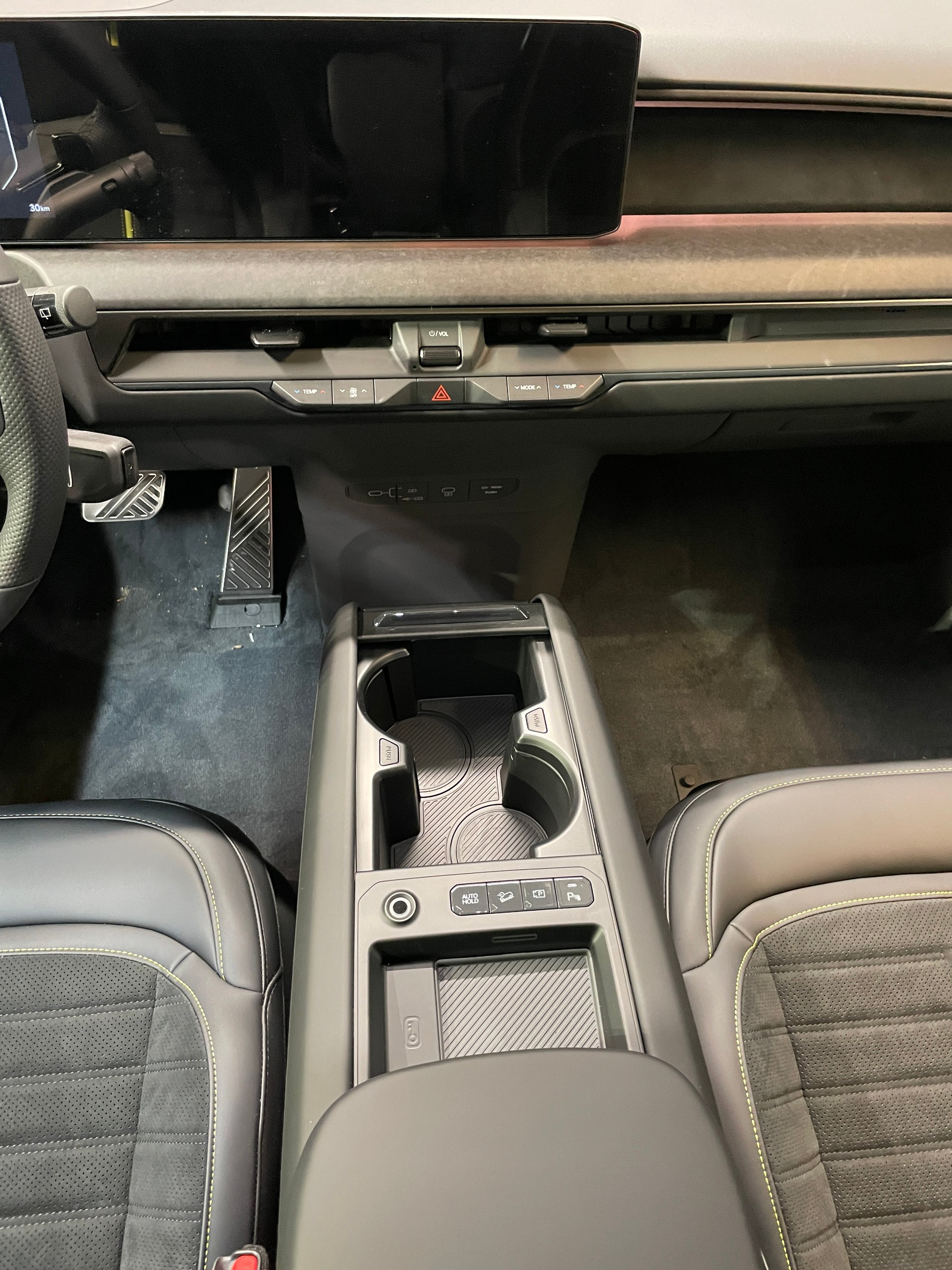 KIA EV9 99,8 kWh GT 4x4 mit Panorama Schiebedach und Digitale Rückspiegel-image-16