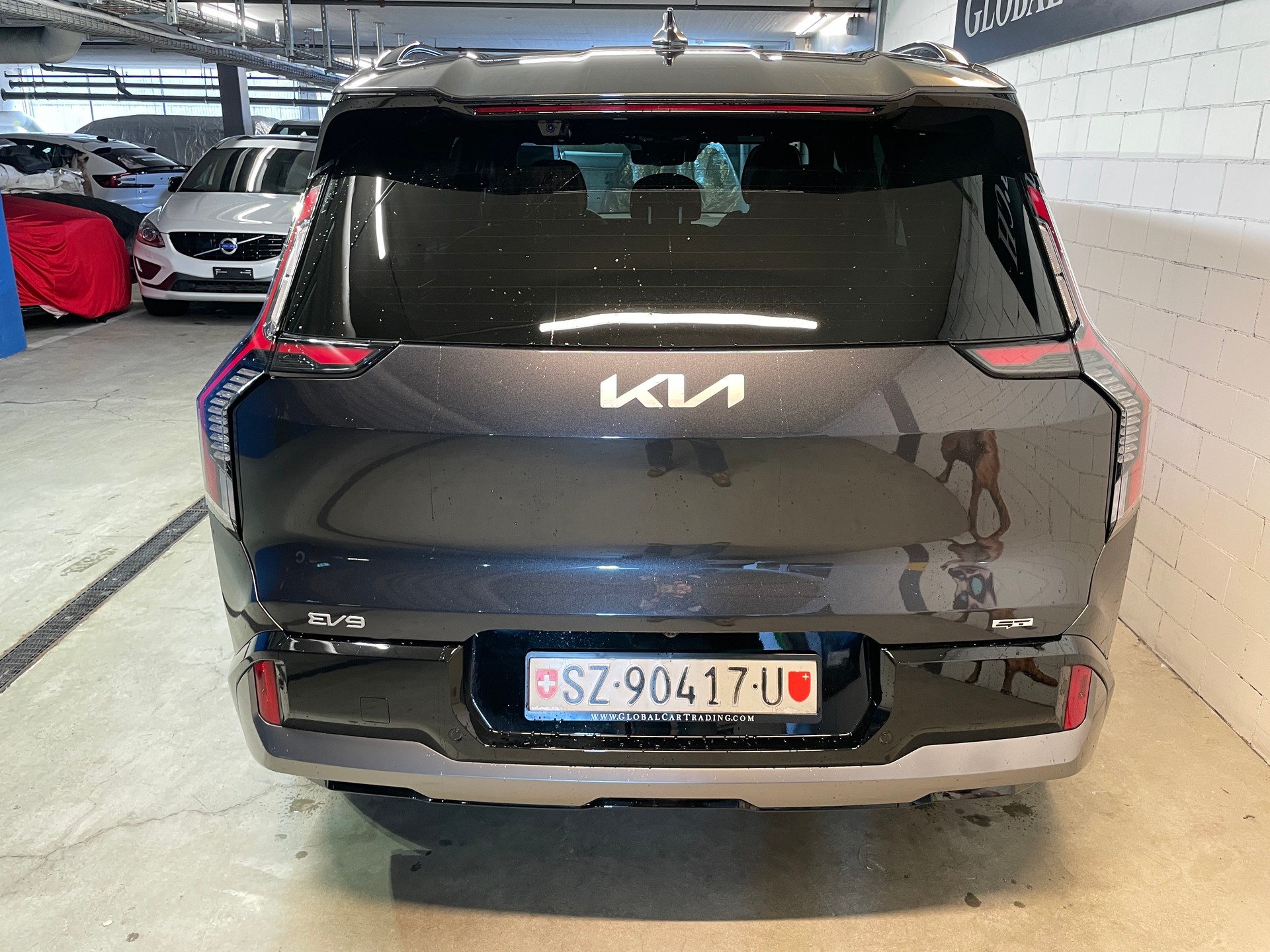KIA EV9 99,8 kWh GT 4x4 mit Panorama Schiebedach und Digitale Rückspiegel-image-4