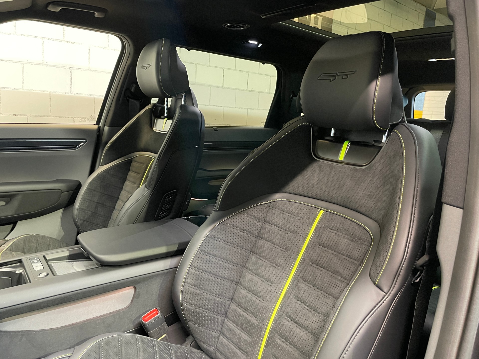 KIA EV9 99,8 kWh GT 4x4 mit Panorama Schiebedach und Digitale Rückspiegel-image-11