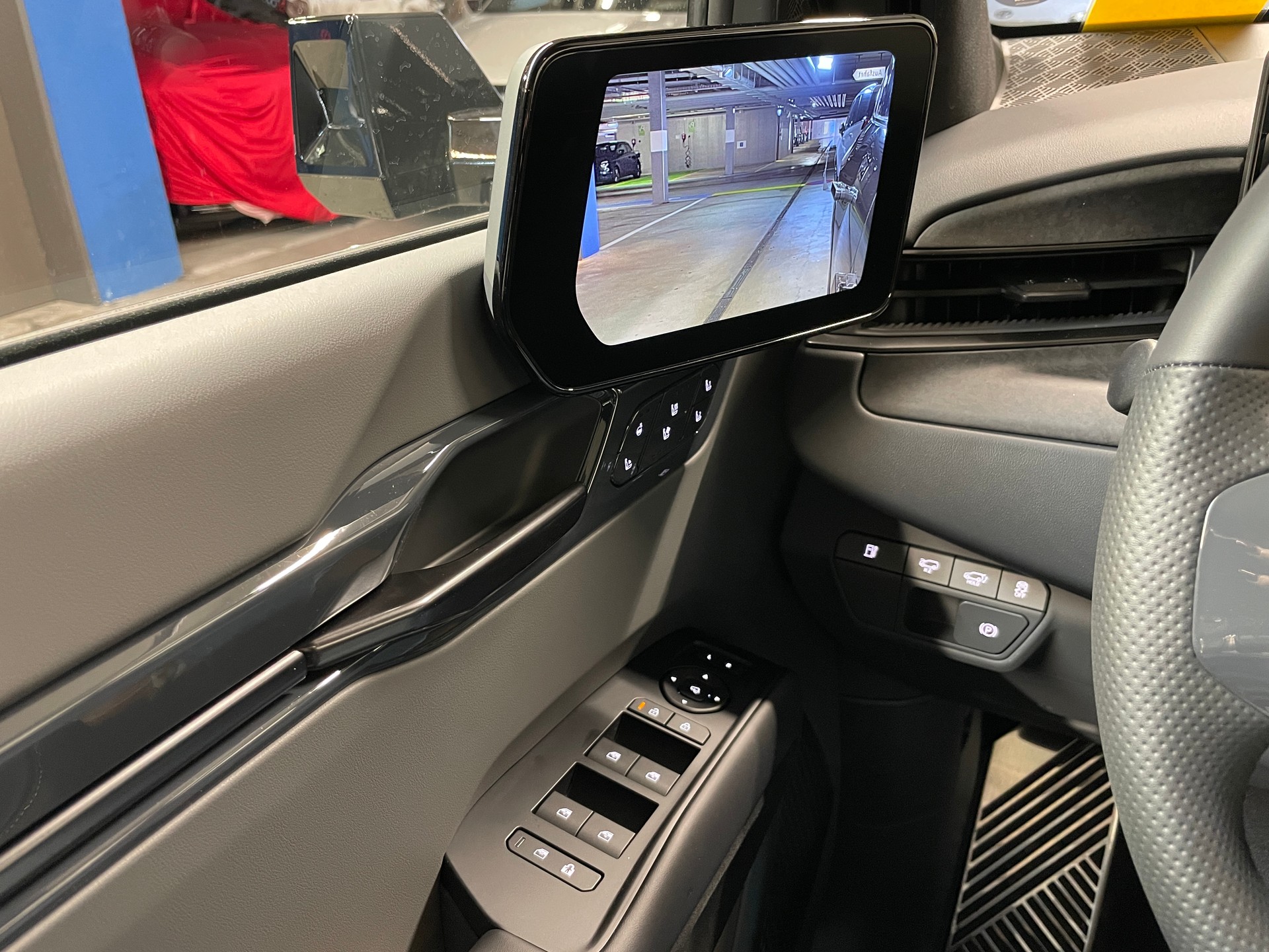 KIA EV9 99,8 kWh GT 4x4 mit Panorama Schiebedach und Digitale Rückspiegel-image-20
