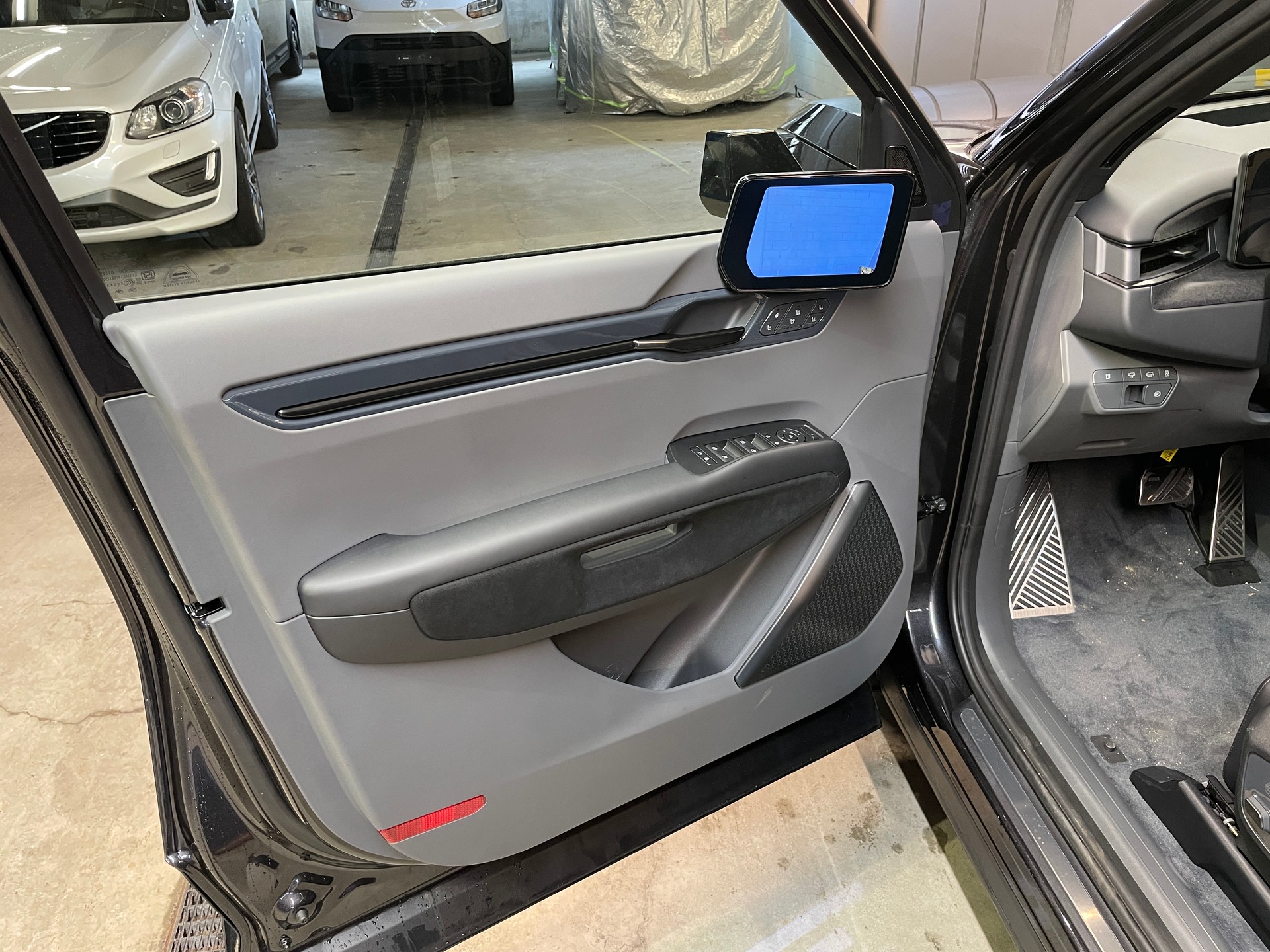 KIA EV9 99,8 kWh GT 4x4 mit Panorama Schiebedach und Digitale Rückspiegel-image-9