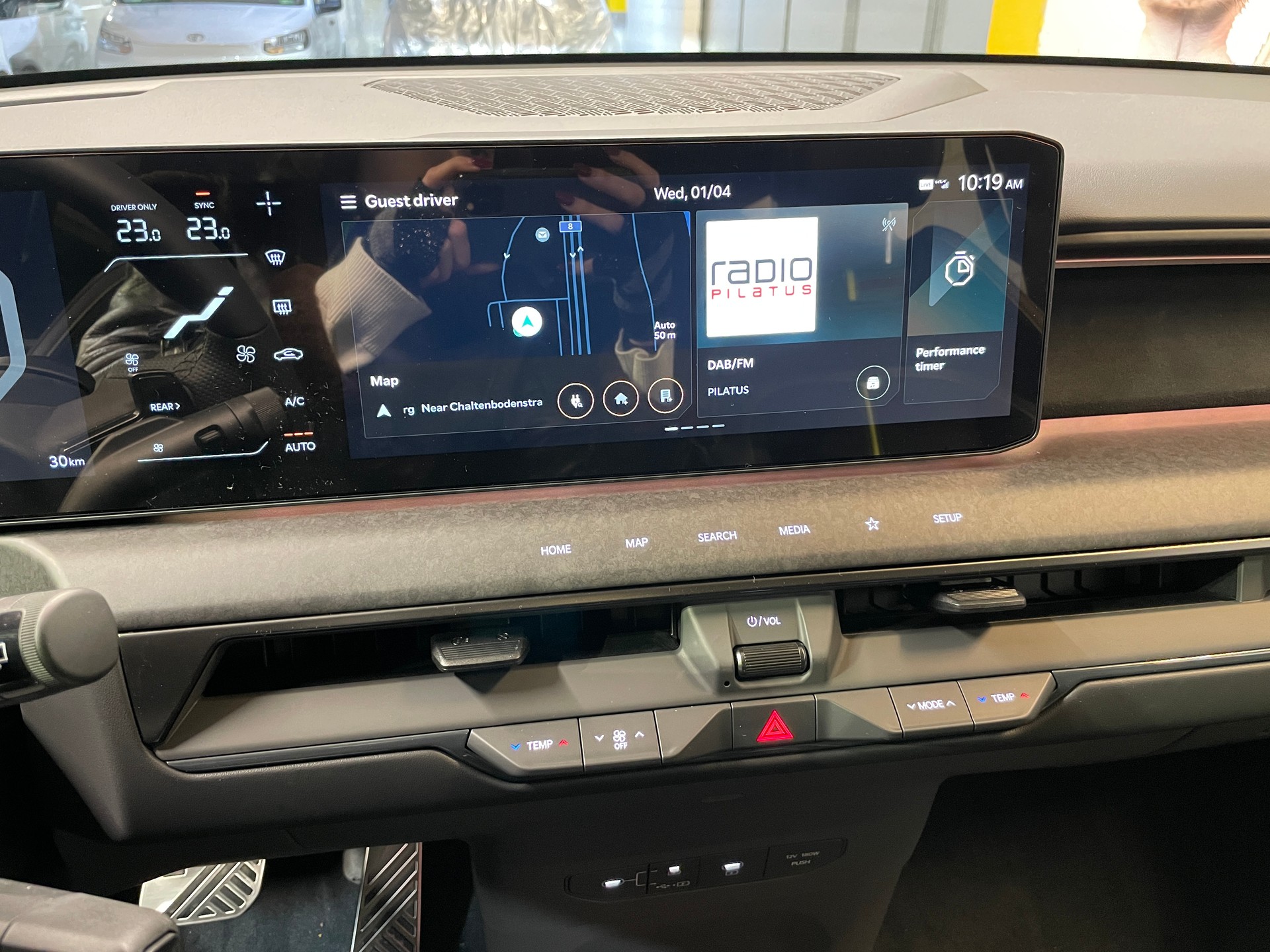 KIA EV9 99,8 kWh GT 4x4 mit Panorama Schiebedach und Digitale Rückspiegel-image-22