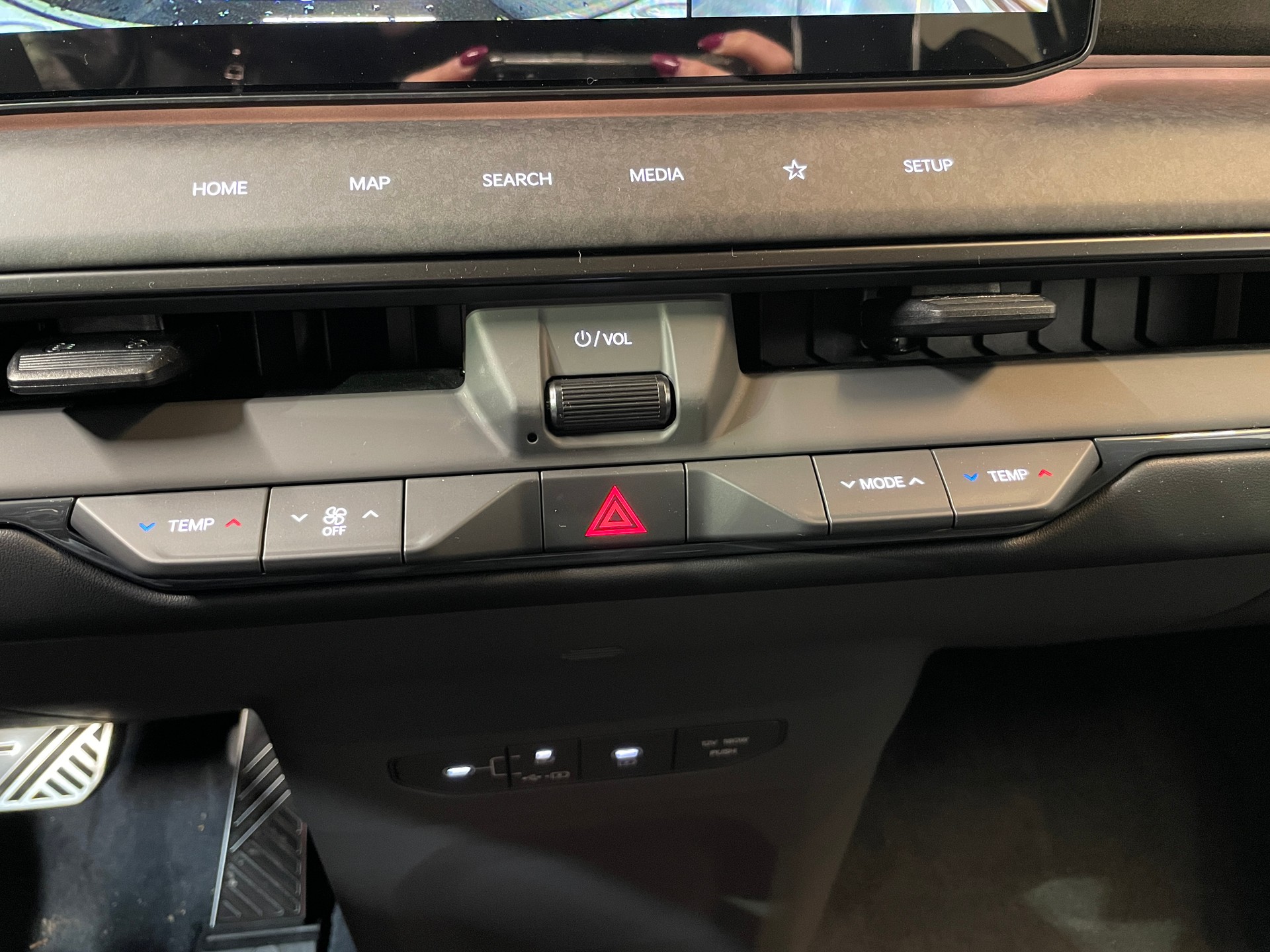 KIA EV9 99,8 kWh GT 4x4 mit Panorama Schiebedach und Digitale Rückspiegel-image-25